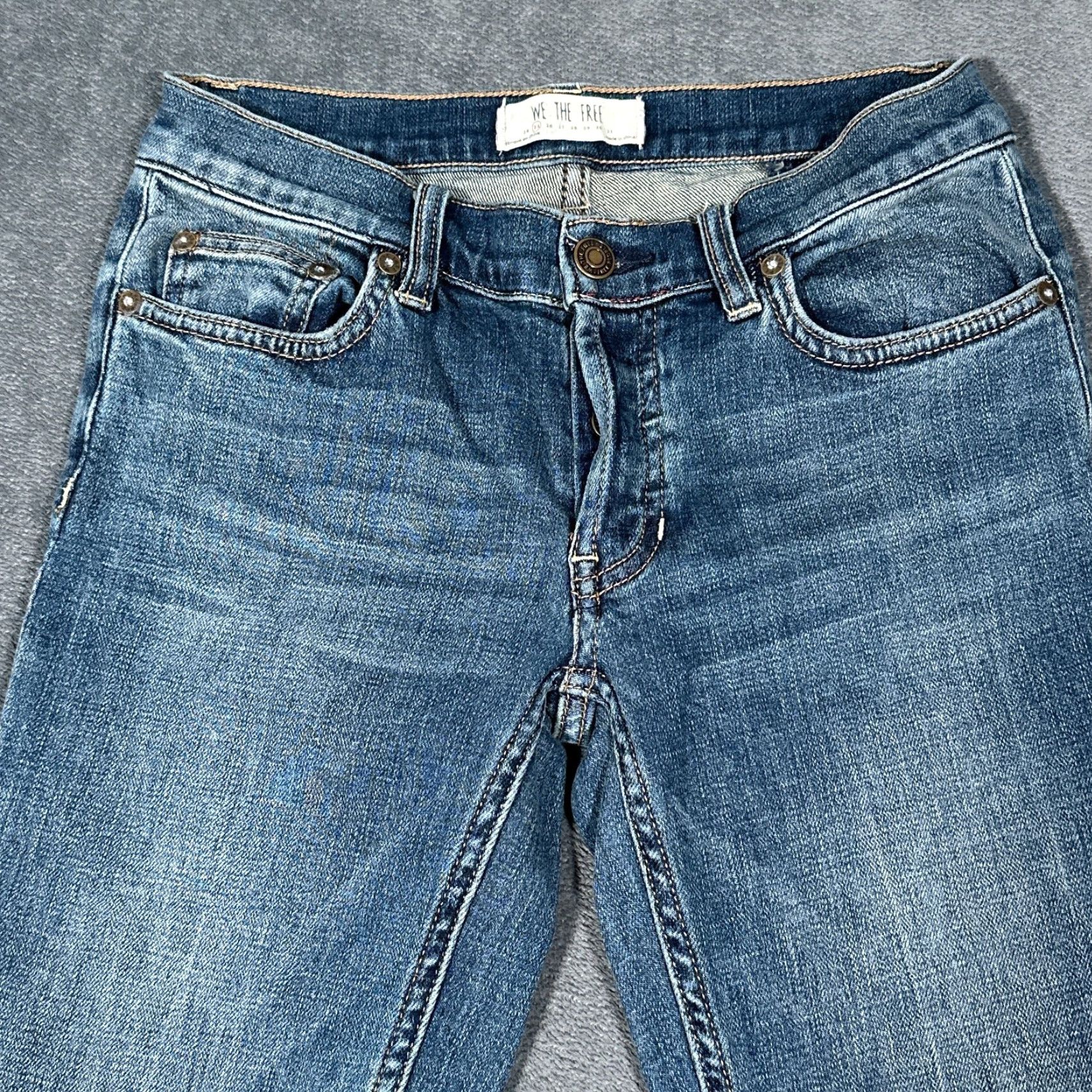 Vintage We The Free Jeans Women’s 25 Blue Medium Wash Frayed Raw Hem Button Fly Regular Fit 90s Style Size 42" / US 20 - 2 Thumbnail