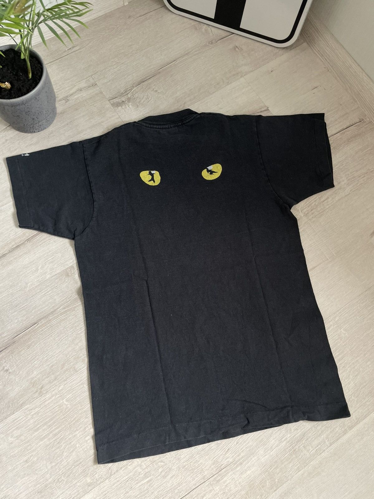 Band Tees Vintage 1981 The Cats Rock Band T-shirt Zurich Hard Metal Size US M / EU 48-50 / 2 - 9 Thumbnail