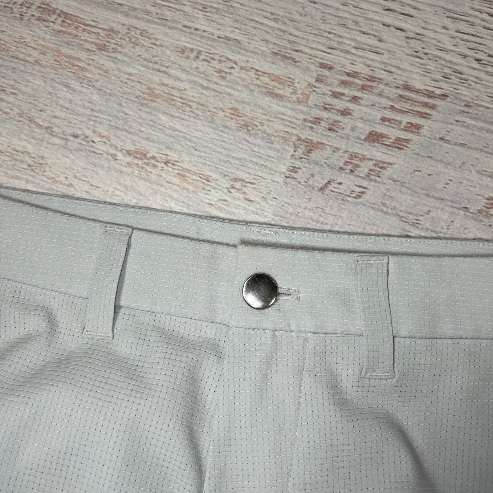 Lululemon Lululemon Commission Slim Ventlight Pant White Opal 33x33 Size US 33 - 12 Thumbnail