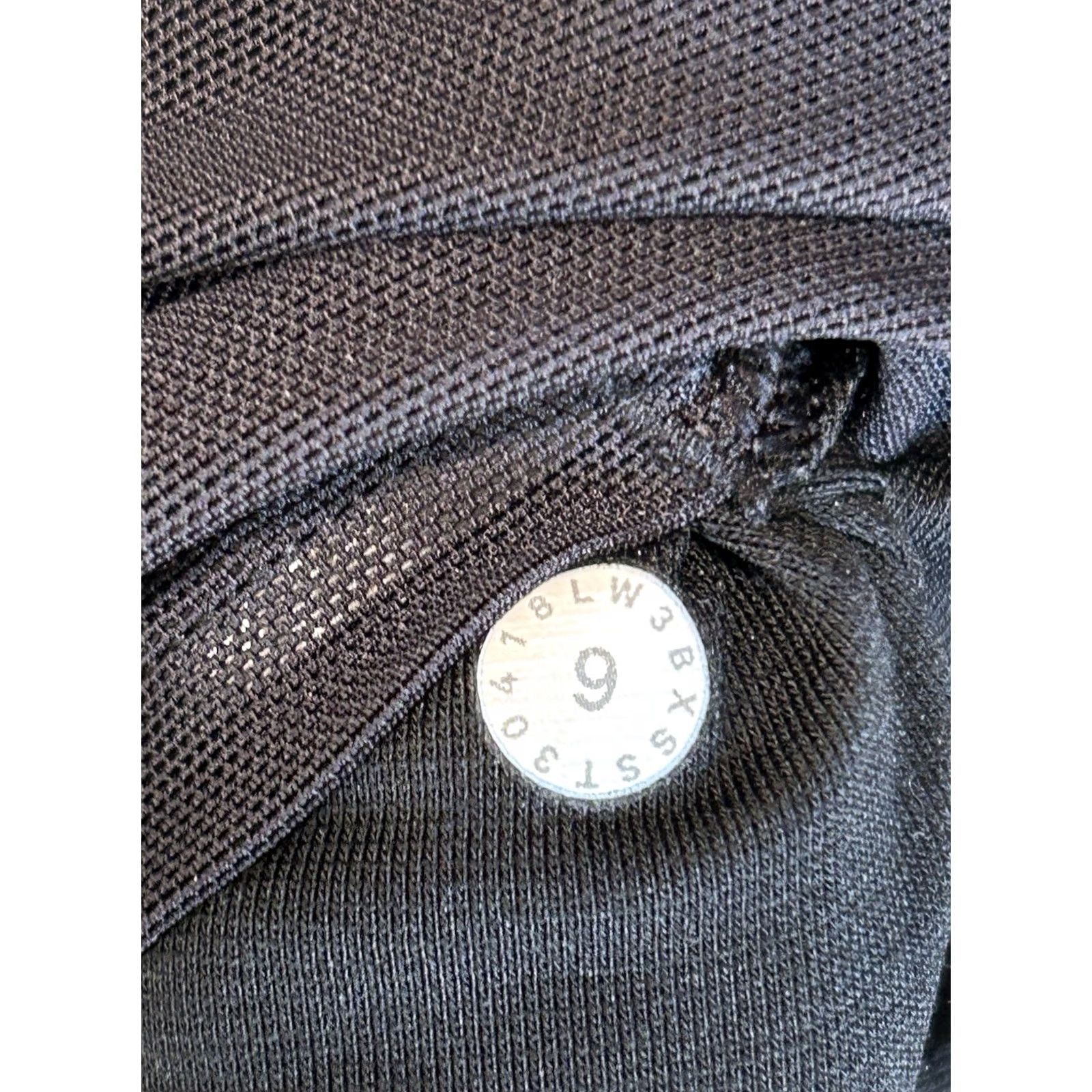 Lululemon Lululemon Run Briskly Pullover 1/2 Zip Activewear Black 6 Women’s Size M / US 6-8 / IT 42-44 - 6 Thumbnail