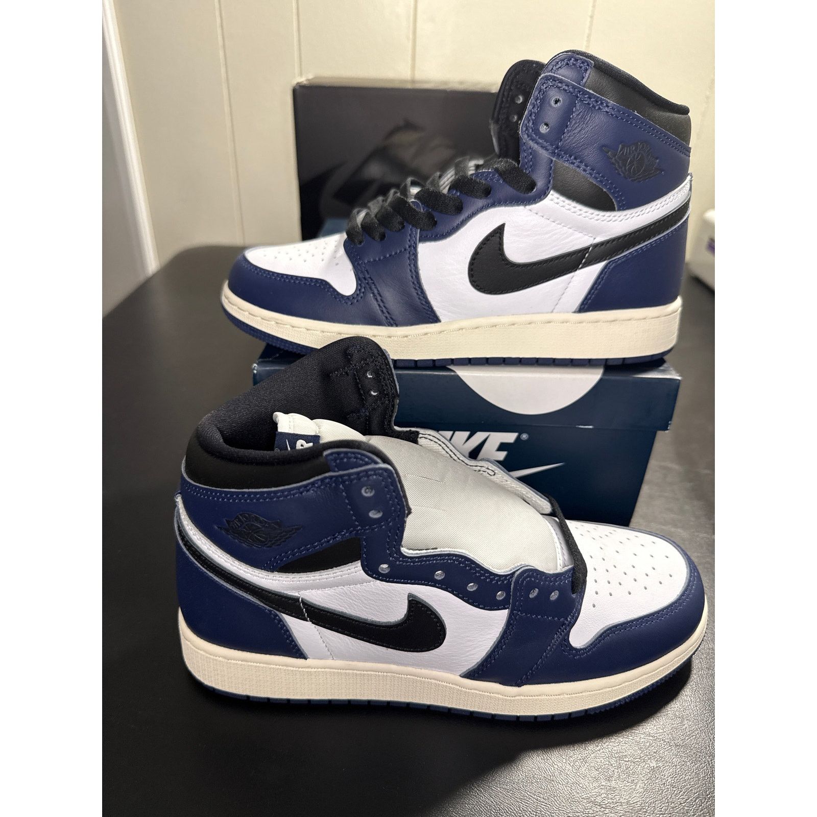 Jordan Brand Air Jordan 1 Retro High OG "Midnight Navy" Size 6Y NEW Size US 6 / EU 39 - 1 Thumbnail