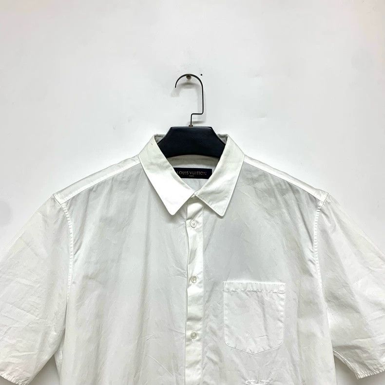 Louis Vuitton Louis Vuitton Cardigan short sleeves with logo on the chest Size US XL / EU 56 / 4 - 5 Thumbnail