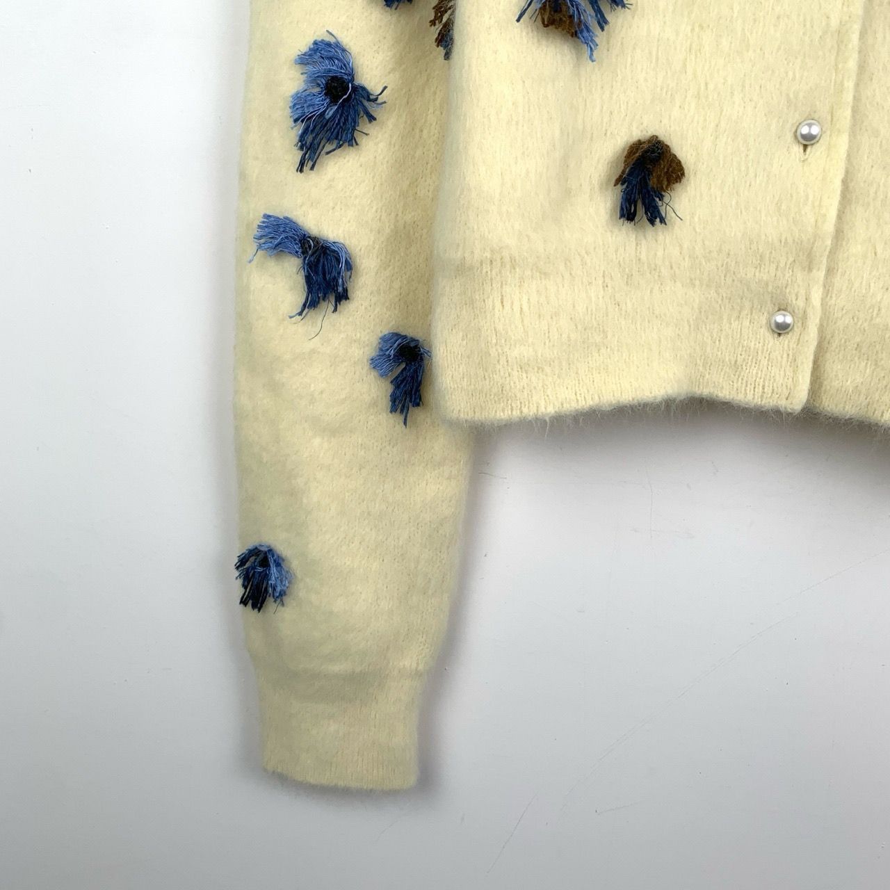 Maison Margiela Maison Margiela Womens Cream Angora Blend Cardigan With Blue Size M / US 6-8 / IT 42-44 - 4 Thumbnail
