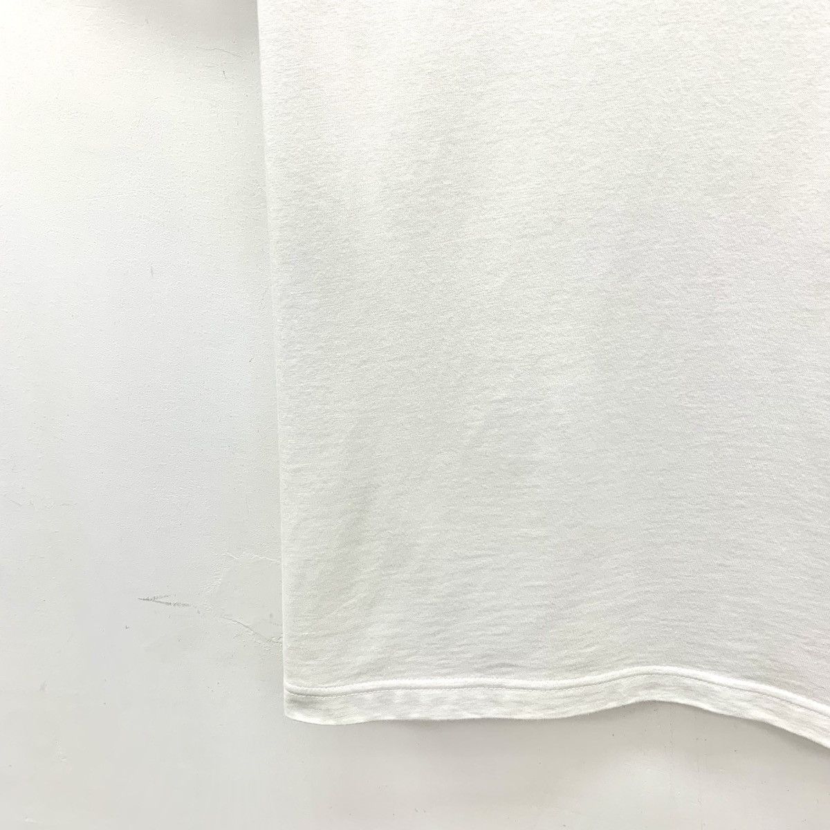 Gucci Gucci White Badge Embroidered Short Sleeve T-shirt K26WX Size XS / US 0-2 / IT 36-38 - 4 Thumbnail