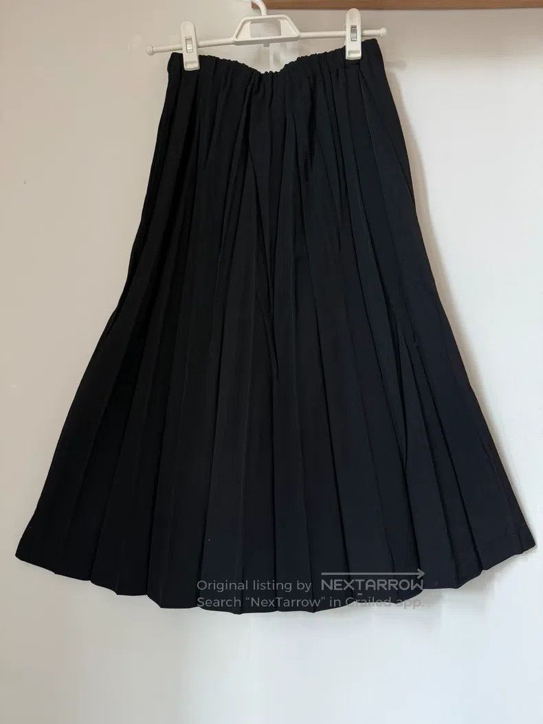 Comme des Garcons Comme Des Garcons one-size-fits-all Black Wool Pleated Skir Size 22" - 1 Thumbnail