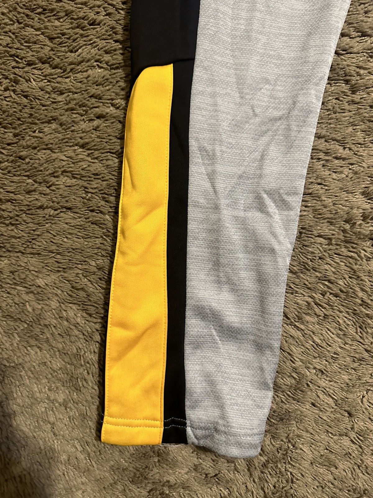 NCAA × Vintage Vintage NCAA Iowa Hawkeyes University pants 00s size small Size US 32 / EU 48 - 2 Thumbnail