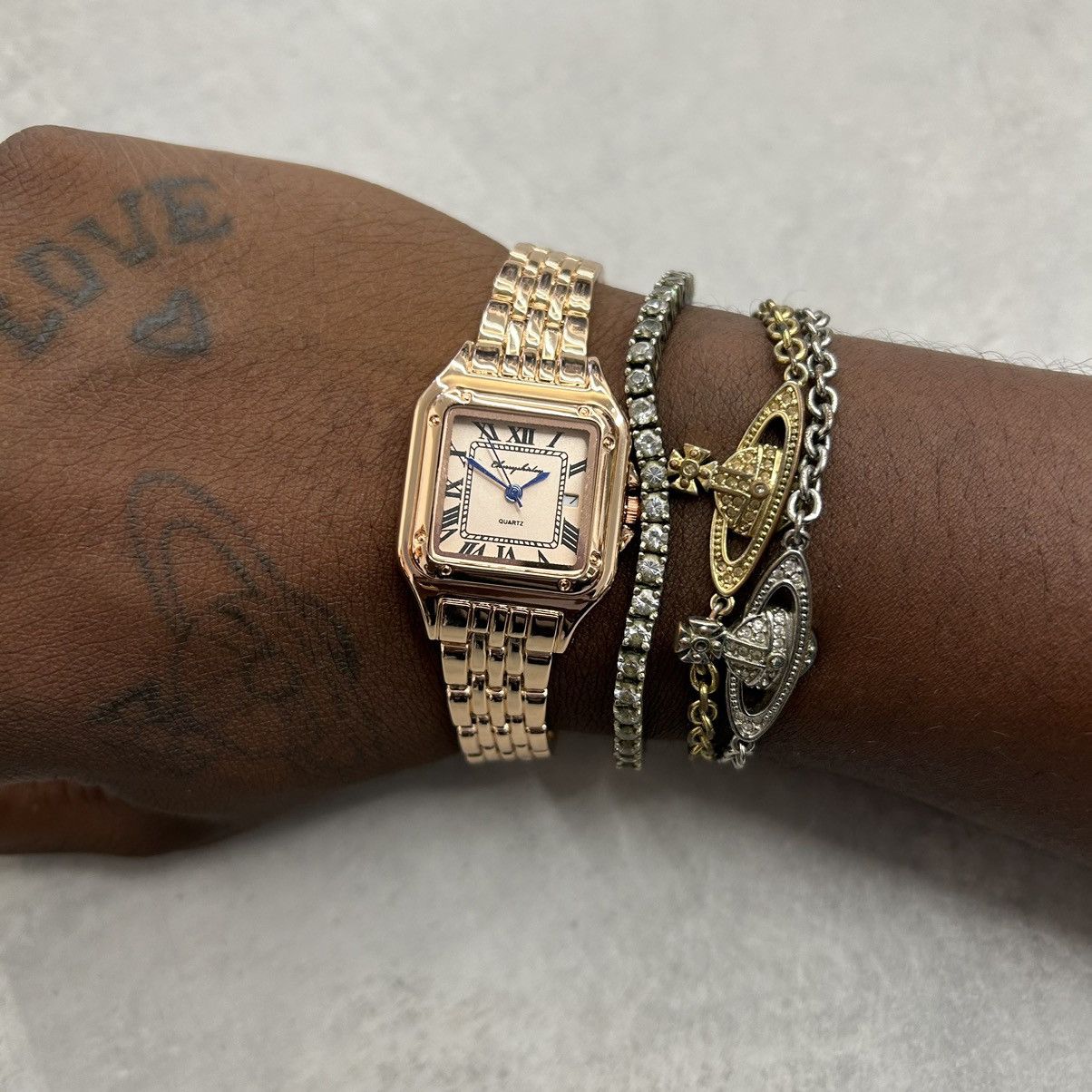 Vintage Vintage 90s retro luxury style quartz rose gold watch Size ONE SIZE - 3 Thumbnail