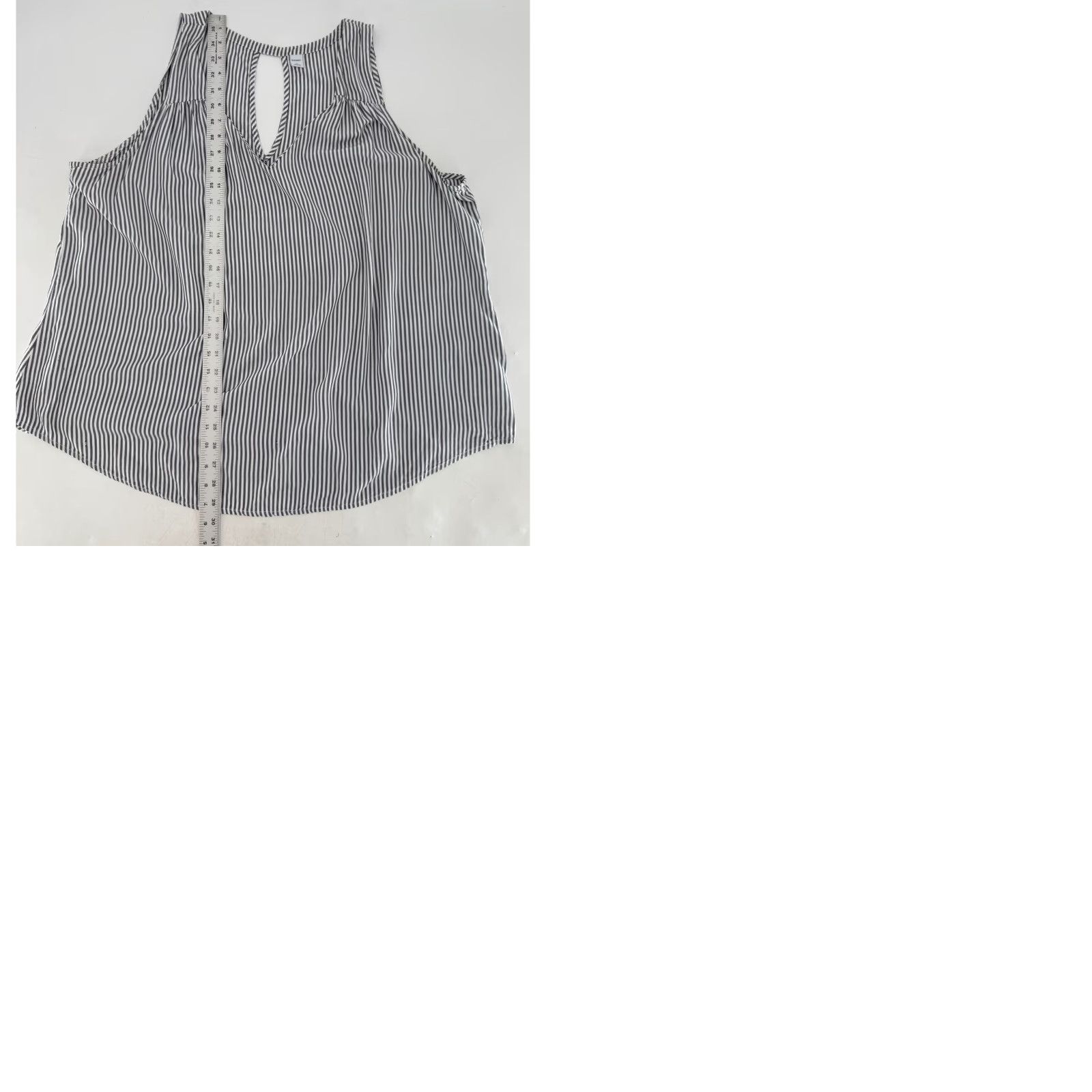 Old Navy Old Navy Tank Top Womens XXL Sleeveless V-Neck Keyhole Striped Gray Coastal Boho Size XXL / US 16-18 / IT 52-54 - 10 Thumbnail