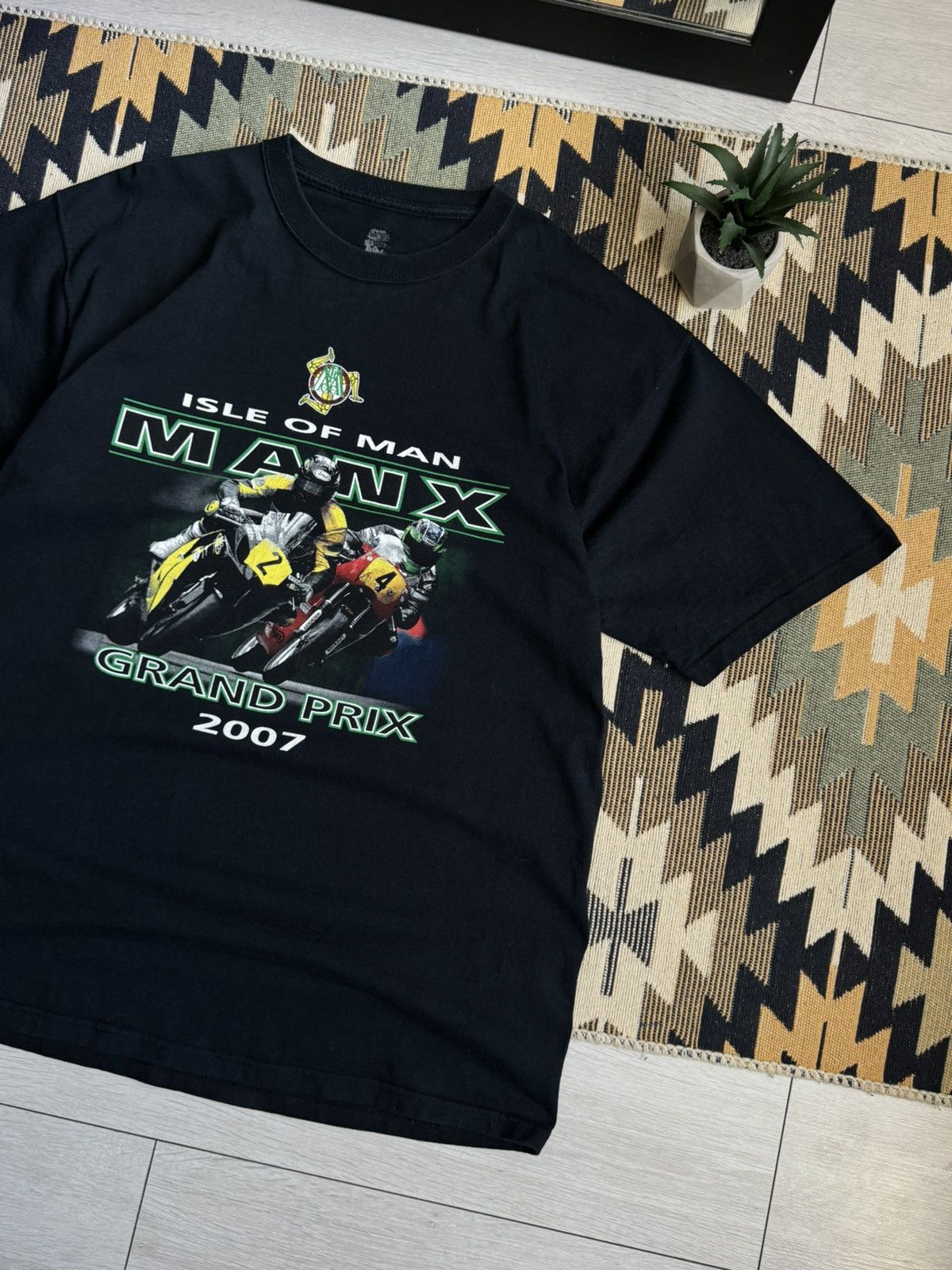 Vintage Vintage MANX Grand Prix 2007 Racing Moto T-shirt Size US L / EU 52-54 / 3 - 4 Thumbnail