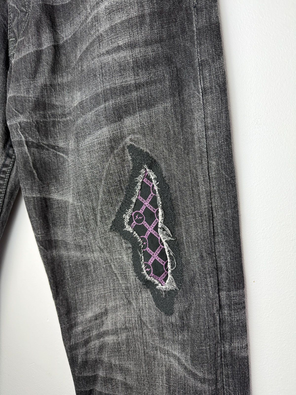 Fragment Design × Levi's Early 00s Levi’s x Fragment Fenom Jeans Size US 31 - 3 Thumbnail
