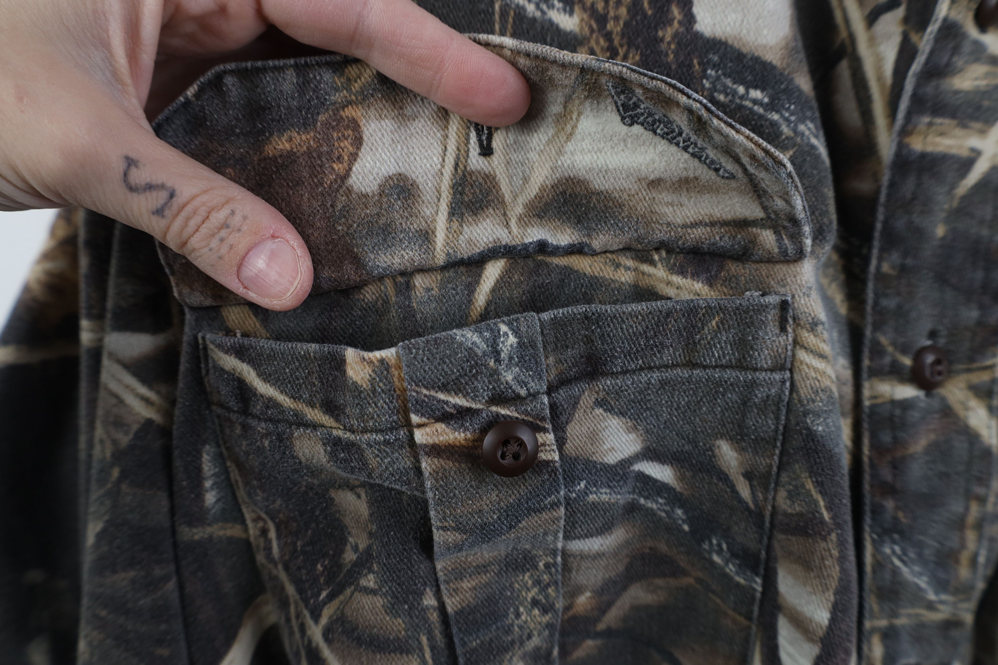 Cabelas Vintage 90s Cabelas Heavyweight Camouflage Button Shirt Size US XL / EU 56 / 4 - 5 Thumbnail