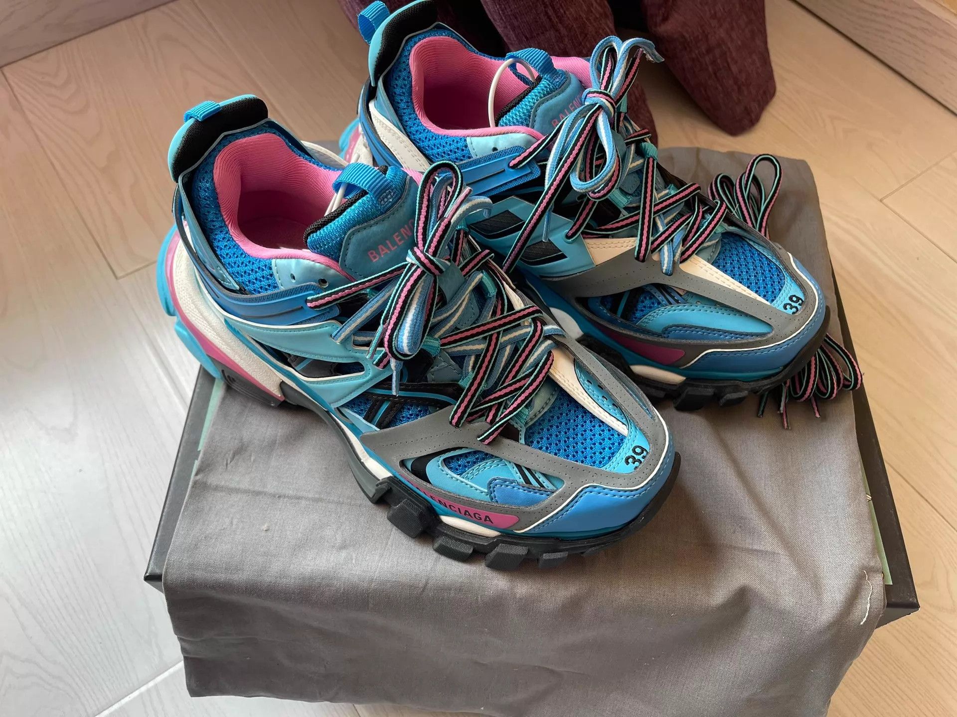 Balenciaga Balenciaga Triple S New No Box 39 Unisex Dust Bag Colorway Size US 8.5 / IT 38.5 - 1 Thumbnail