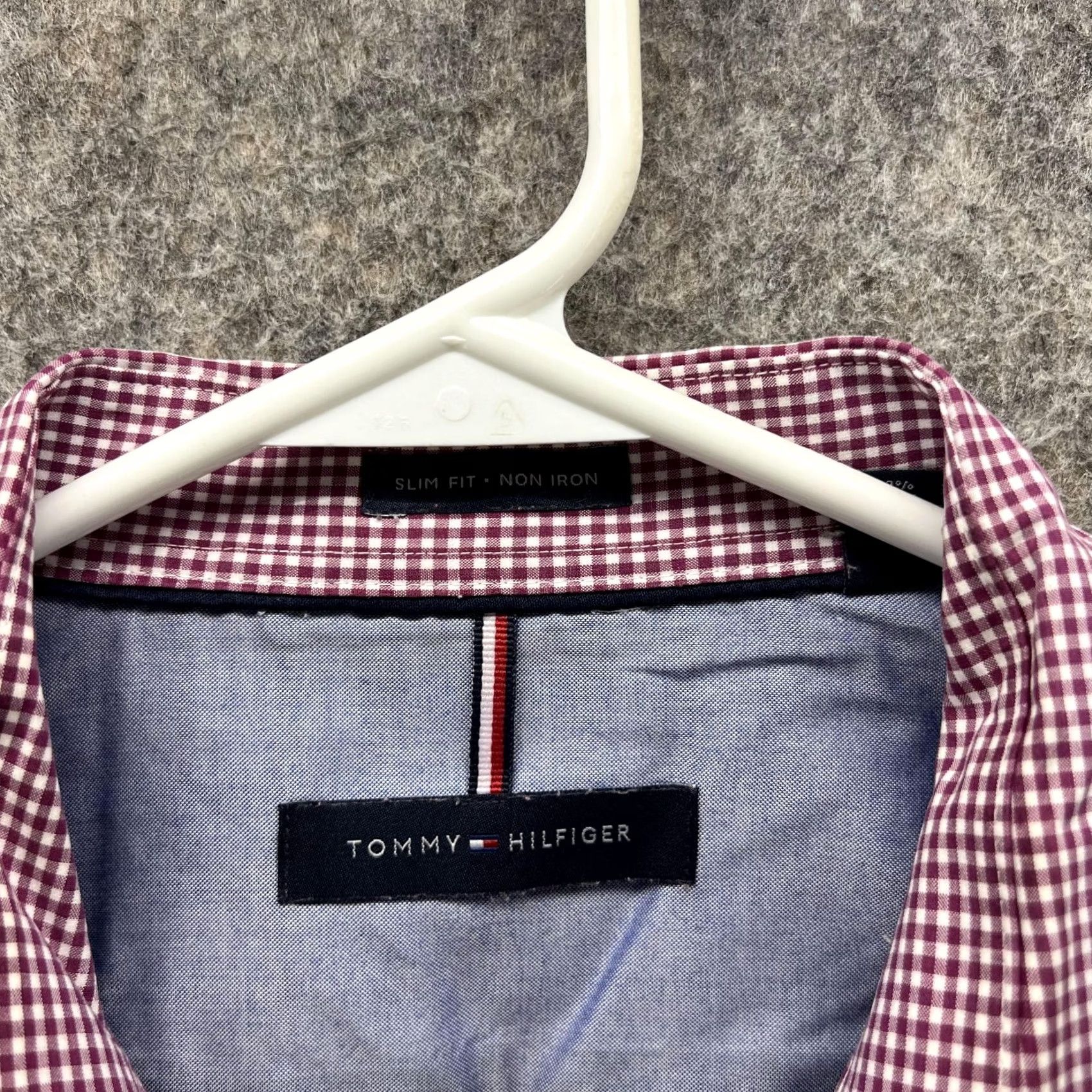 Tommy Hilfiger Tommy Hilfiger Shirt Men 16.5 32/33 Slim Red Button-Down Casual Preppy Shirt Mens Size US XL / EU 56 / 4 - 5 Thumbnail