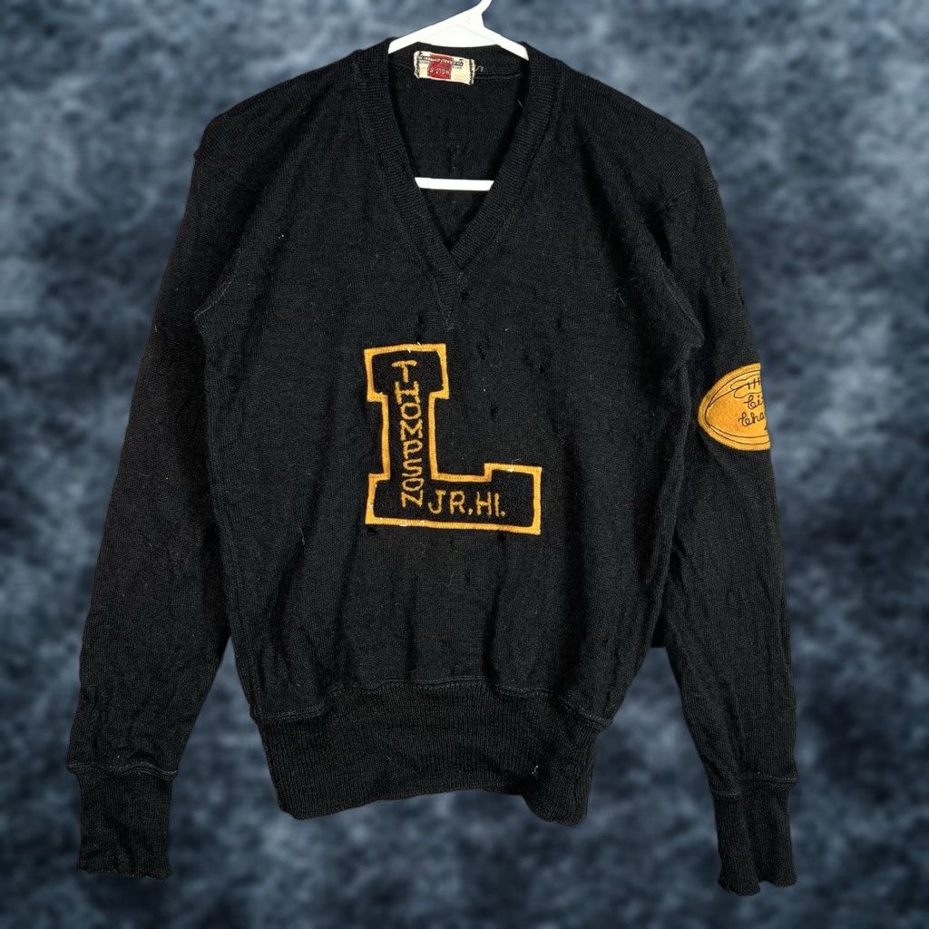 Vintage VINTAGE Holt's Sporting Goods Thompson Jr Hi V-Neck Pullover Sweater Black Mens M | 60's | Sweater | Pullover | V-Neck | Long Sleeve Size US M / EU 48-50 / 2 - 1 Thumbnail