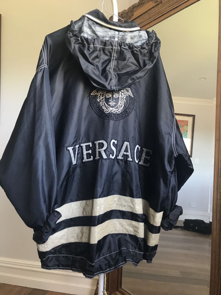 Versace Vintage Windbreaker Jacket Size US XL / EU 56 / 4 - 6 Thumbnail