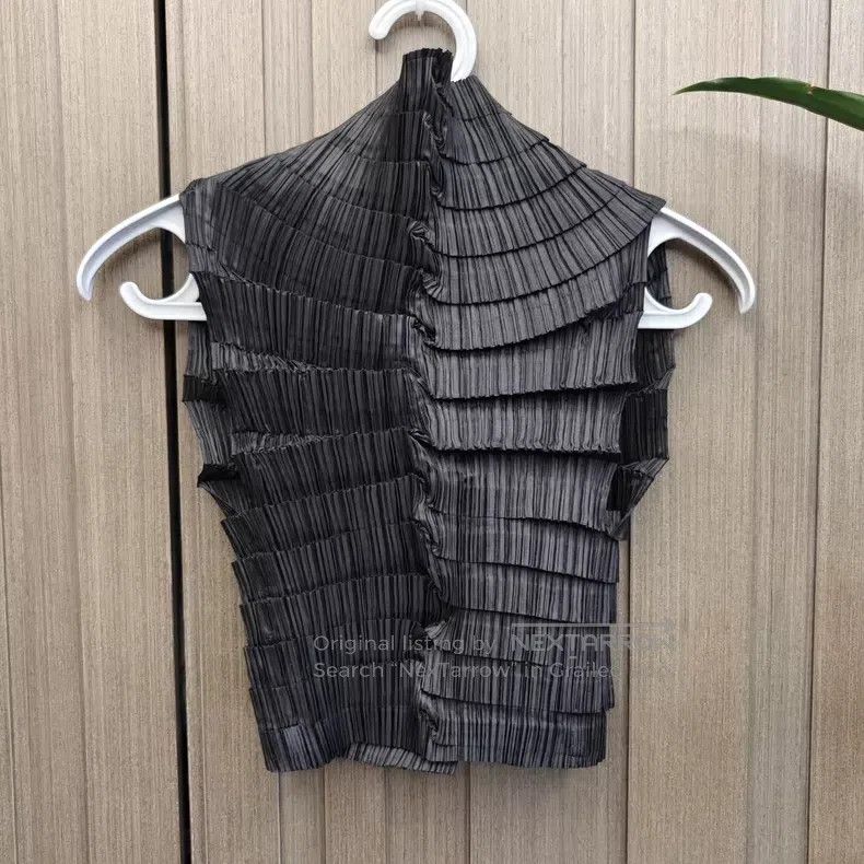 Issey Miyake Issey Miyake Black Tiered Pleated Cropped Vest Size M / US 6-8 / IT 42-44 - 2 Thumbnail