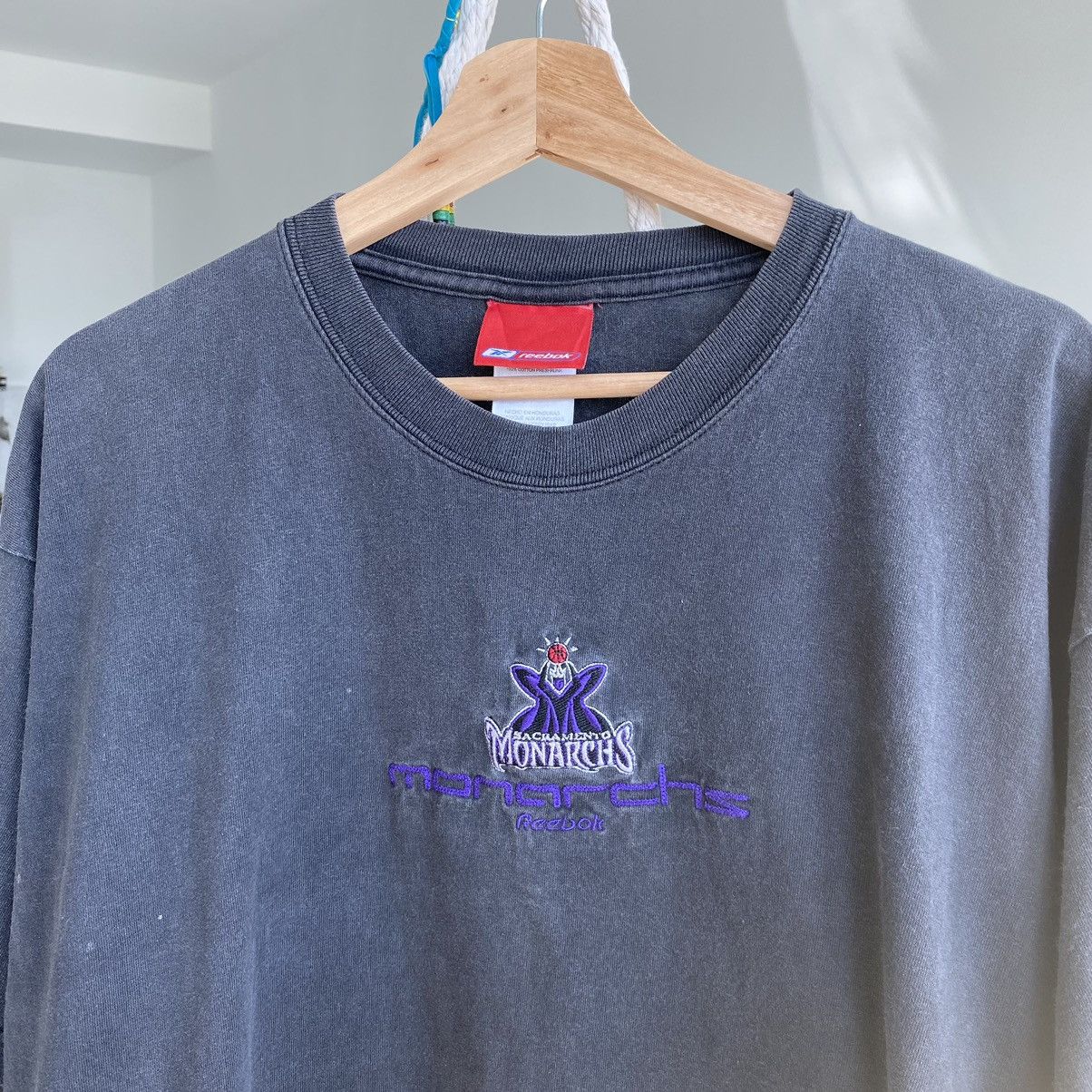 Thrashed Faded Vintage Y2K Sacramento Monarch Reebok NBA Tee