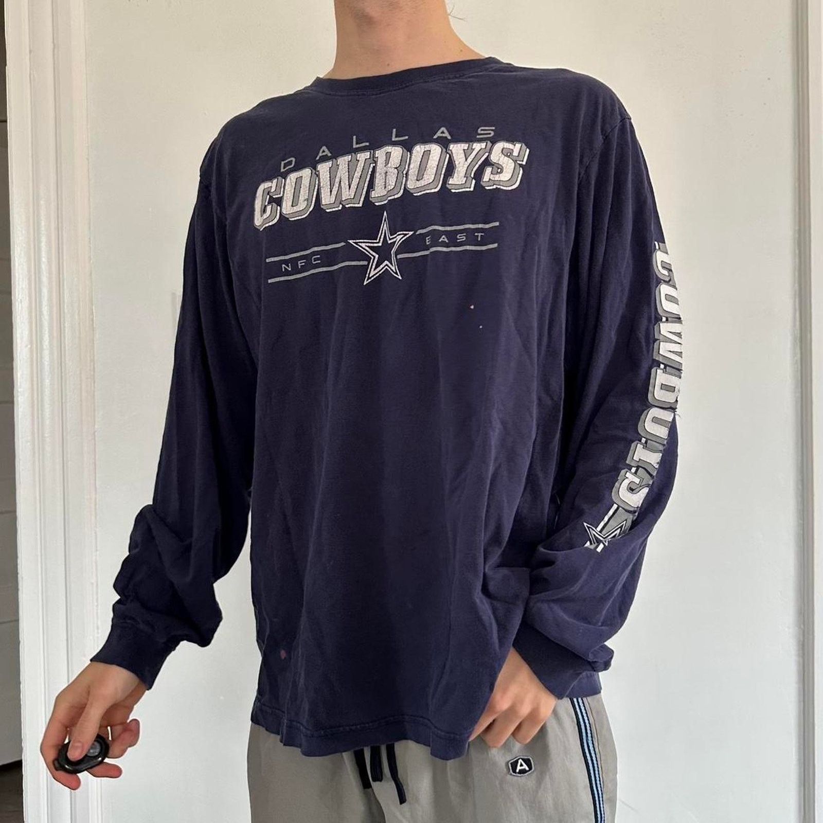 NFL × Vintage Vintage Y2K Thrashed Faded Dallas Cowboys Longsleeve Shirt Size US XL / EU 56 / 4 - 7 Thumbnail