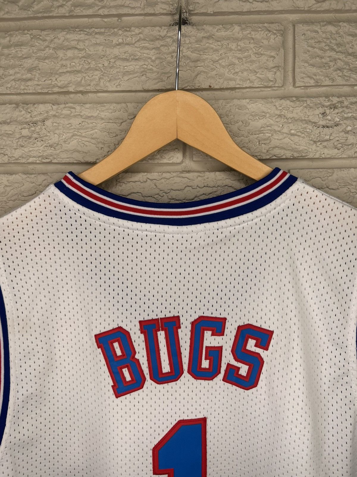 Champion Vintage Champion TuneSquad Bugs Bunny Jersey Size US L / EU 52-54 / 3 - 9 Thumbnail