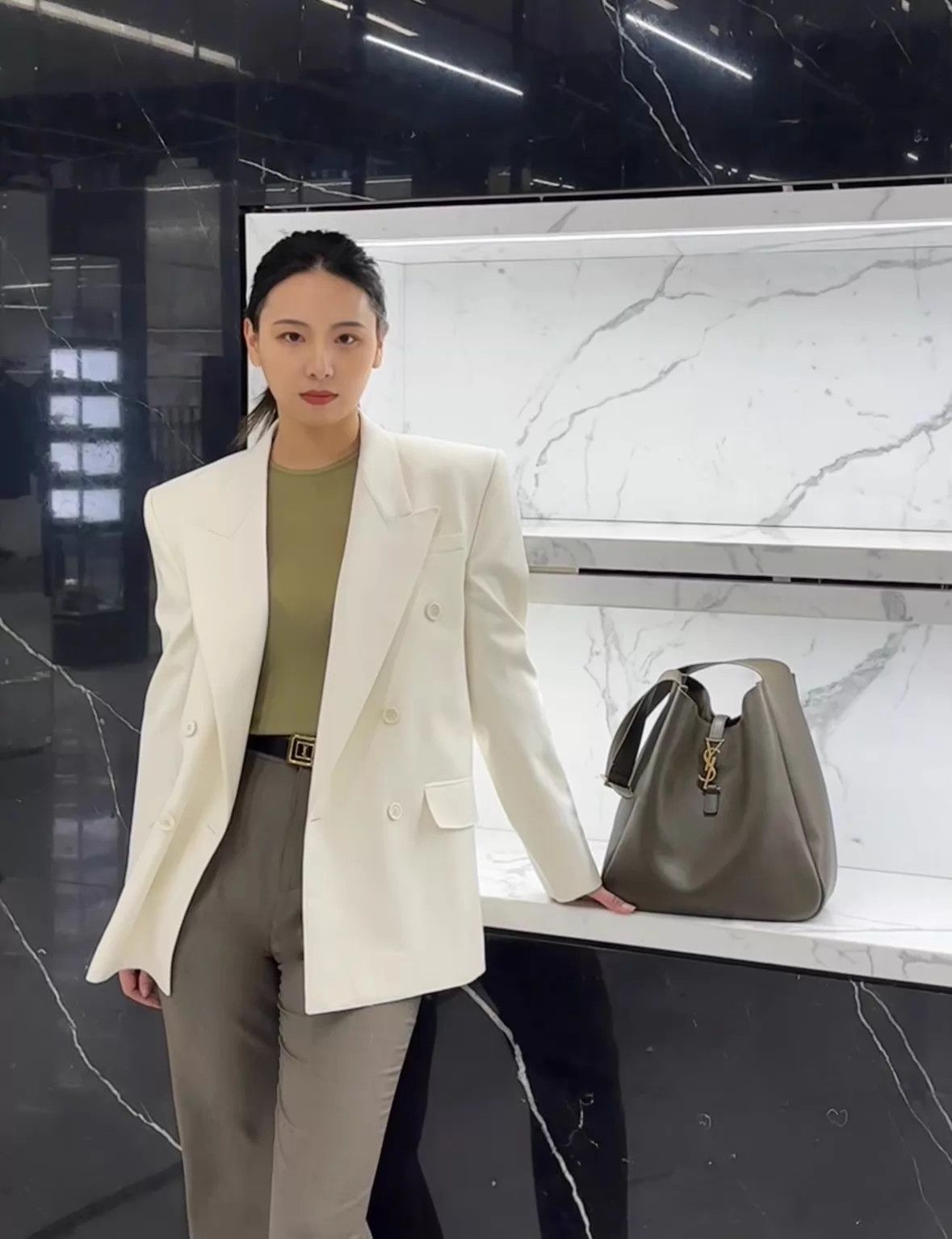 Yves Saint Laurent YSL White Double-Breasted Wool Blazer Size 36 NWT Size XS / US 0-2 / IT 36-38 - 8 Thumbnail