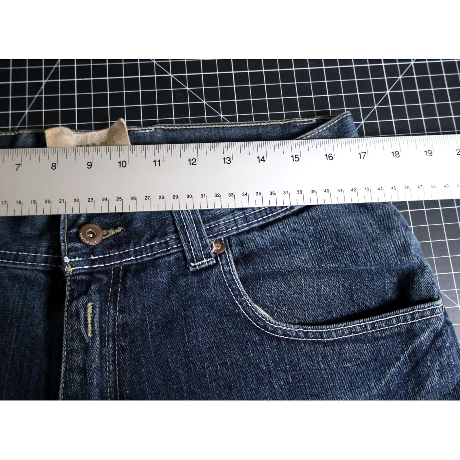 Southpole VINTAGE Southpole Jeans Men 32 x 30 Blue Denim Y2K Relaxed Fit VTG 34/32 Tag Straight 5-Pocket Design Jeans Mens Blue Denim 100% cotton Mid Rise Size US 33 - 6 Thumbnail