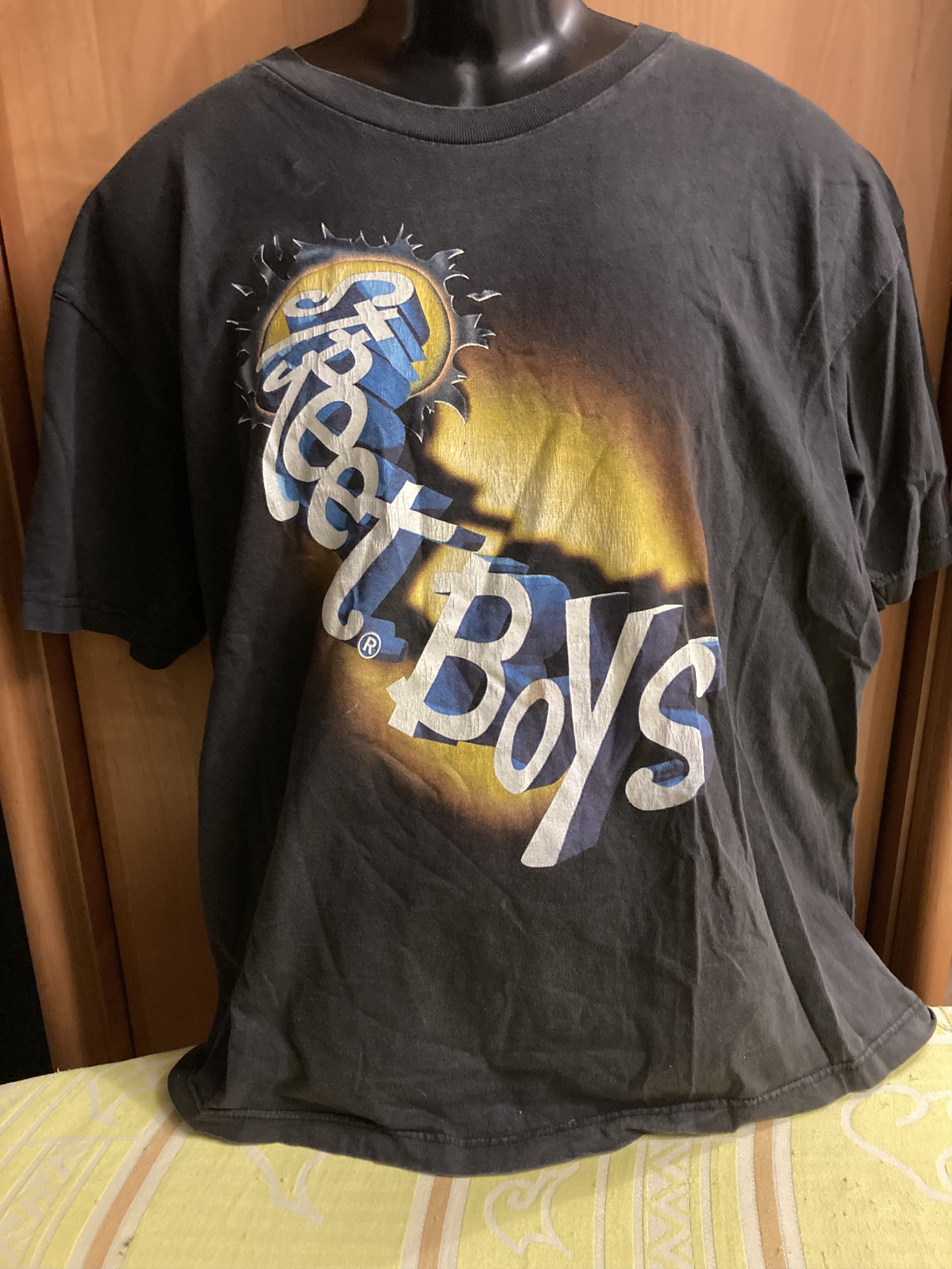Band Tees Rare Vintage 1995 Official Backstreet Boys 3D Logo T-Shirt Size US XL / EU 56 / 4 - 1 Thumbnail