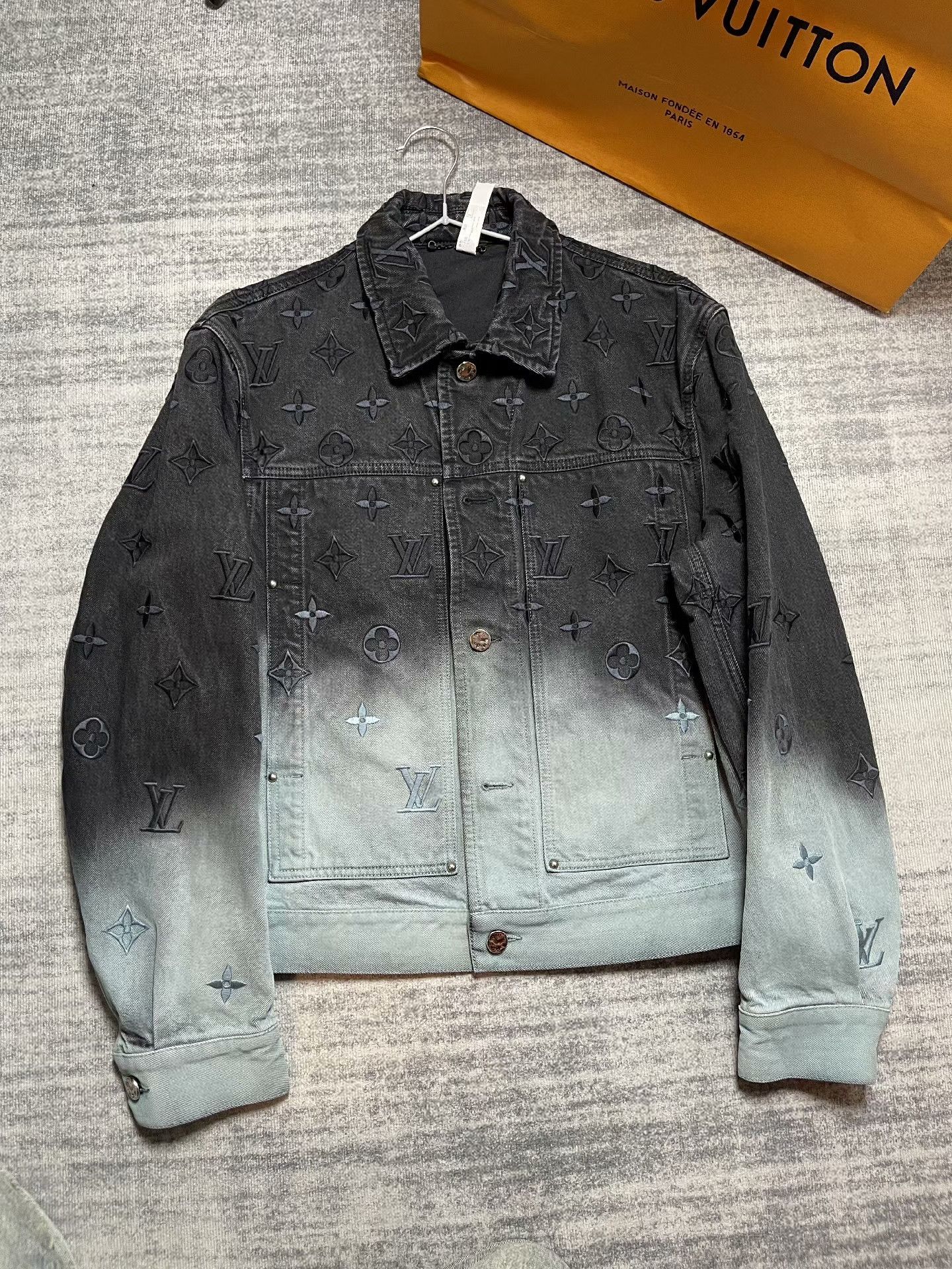 Louis Vuitton LV Gradient Blue Denim Jacket 2024 Size US M / EU 48-50 / 2 - 1 Thumbnail
