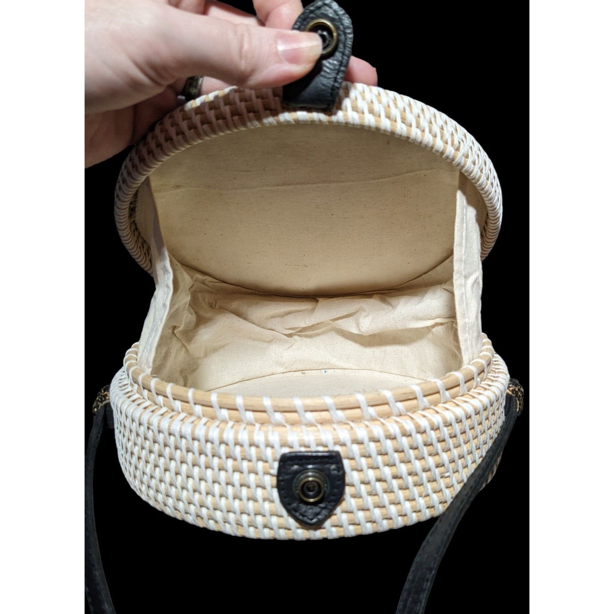 Other Retro Round Woven Rattan Crossbody Purse Size ONE SIZE - 3 Thumbnail