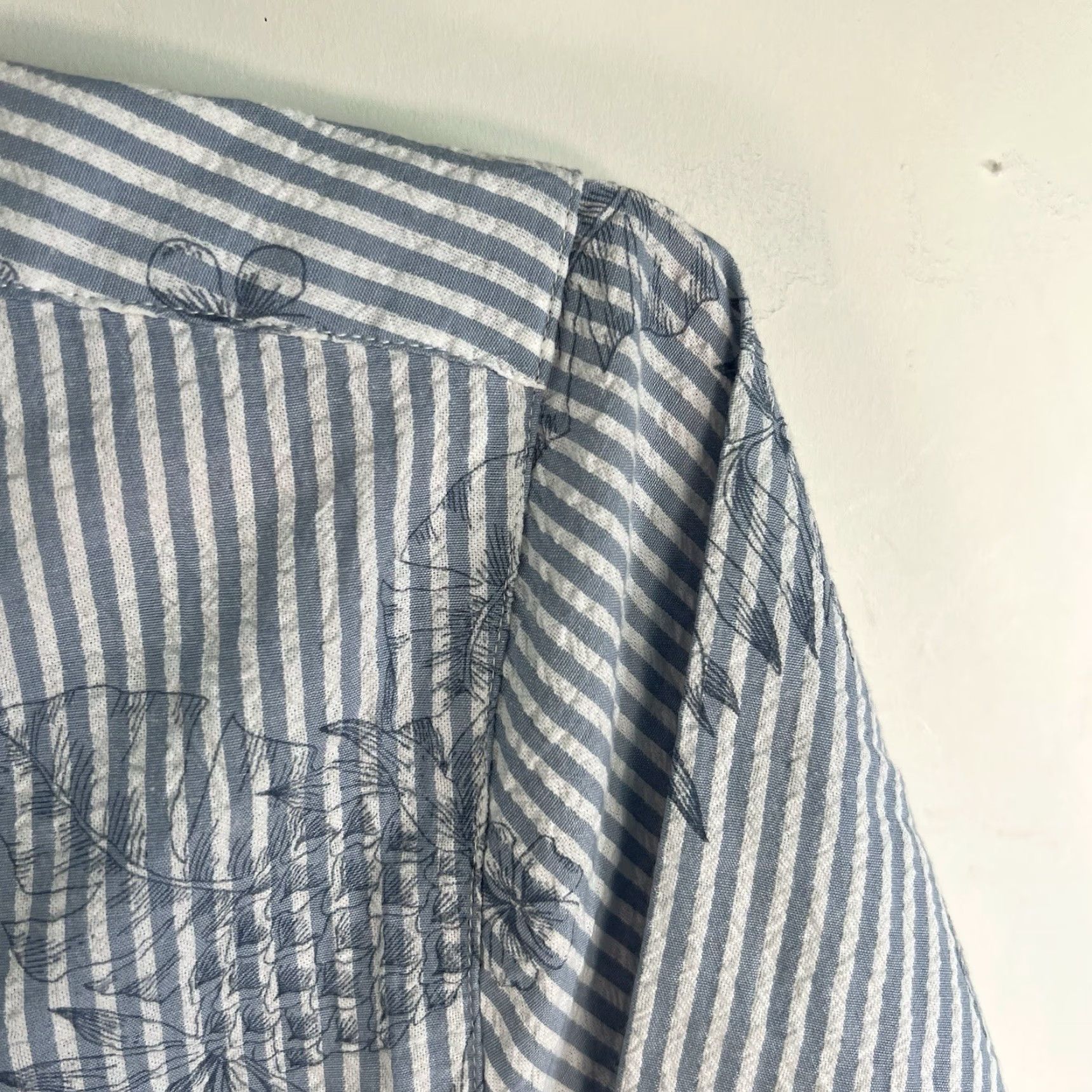 Vintage VINTAGE Havana Jack’s Cafe Floral Stripe Seersucker Button Up Shirt Men’s XL Blue Floral Shirt Mens XL 100% GENUINE USA SELLER Size US XL / EU 56 / 4 - 3 Thumbnail