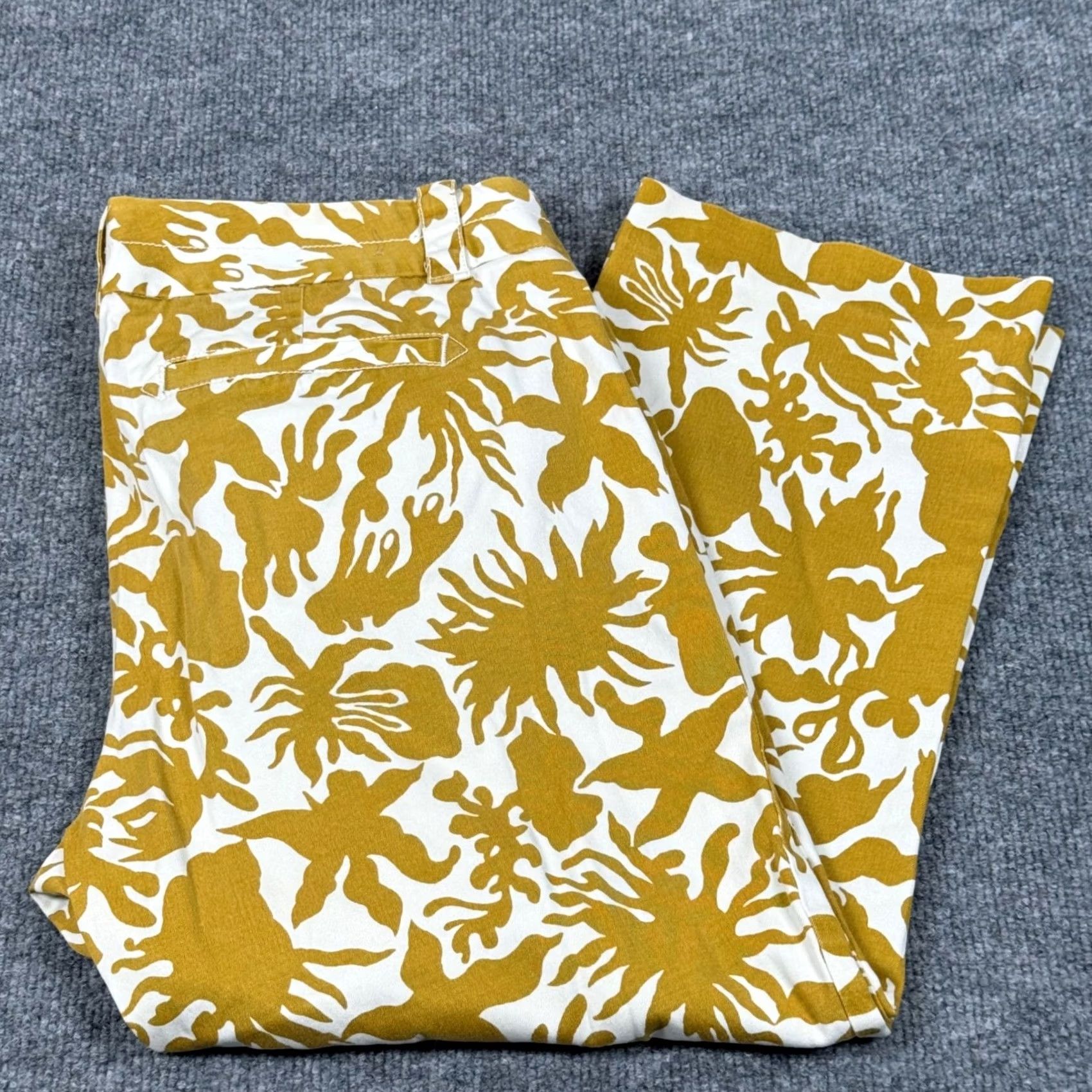 J.Crew J.CREW City Fit Stretch Capri Pants Women's 12 White Floral Mustard Cropped Casual Pockets Twill Cotton Blend) Size 34" / US 12 / IT 48 - 2 Thumbnail
