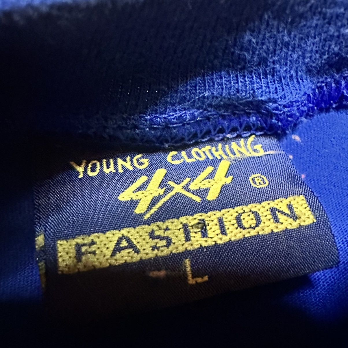 Vintage Vintage 90s Blue Greece Logo Shirt Size L Size US L / EU 52-54 / 3 - 4 Thumbnail