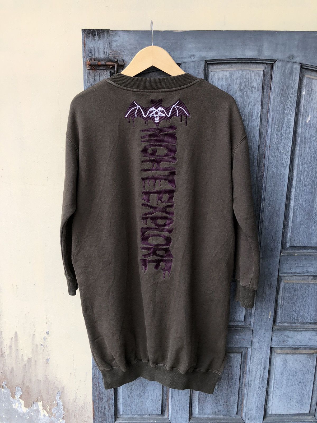 If Six Was Nine Peacebird Street Bat Devil Night Explore Darkness Embroidery Size M / US 6-8 / IT 42-44 - 1 Thumbnail