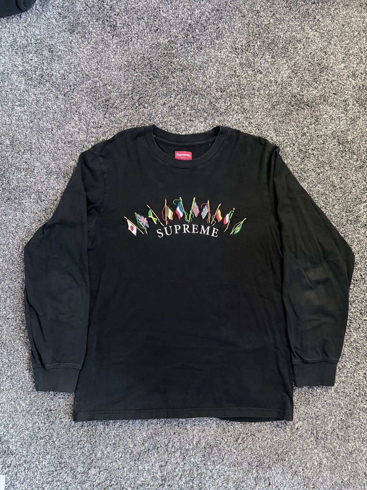 Supreme Supreme FW 19’ International Flags Long-Sleeve Top Size US M / EU 48-50 / 2 - 1 Thumbnail