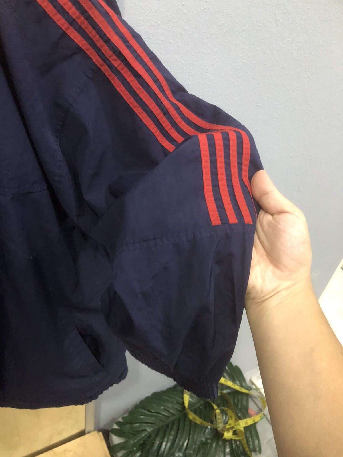Japanese Brand × Vintage Amedeo valentino italy windbreaker Size US L / EU 52-54 / 3 - 7 Thumbnail