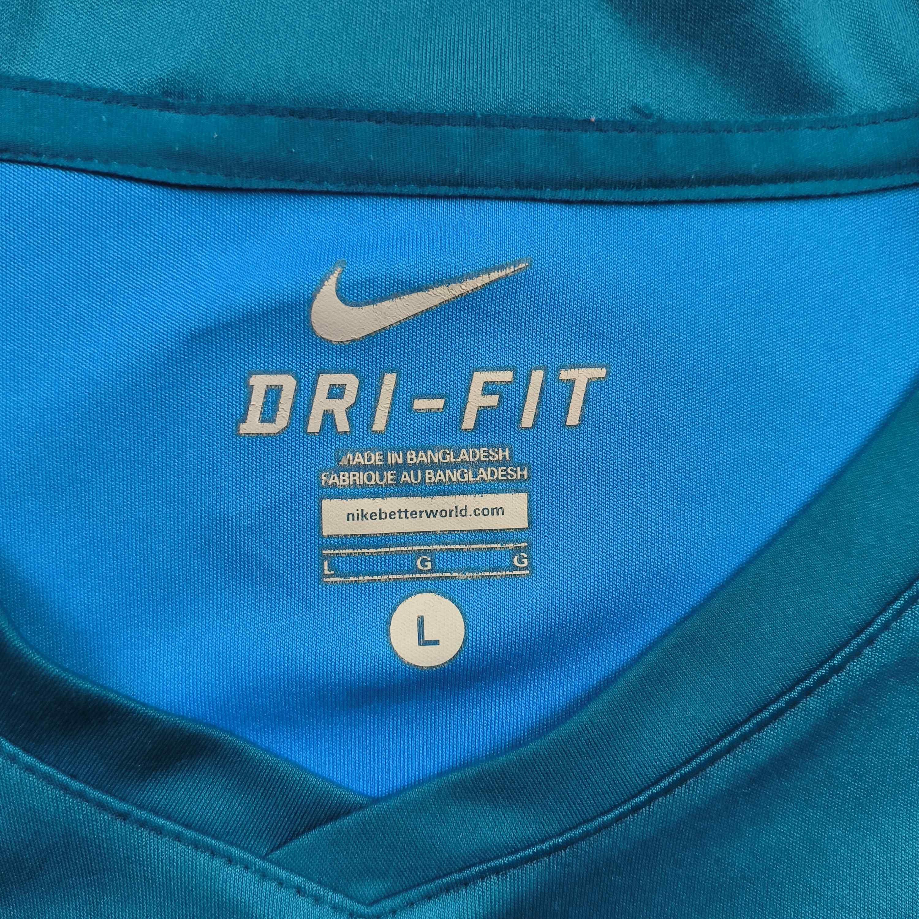 Nike FC Barcelona 2011-12 Nike training football jersey size L Size US L / EU 52-54 / 3 - 4 Thumbnail