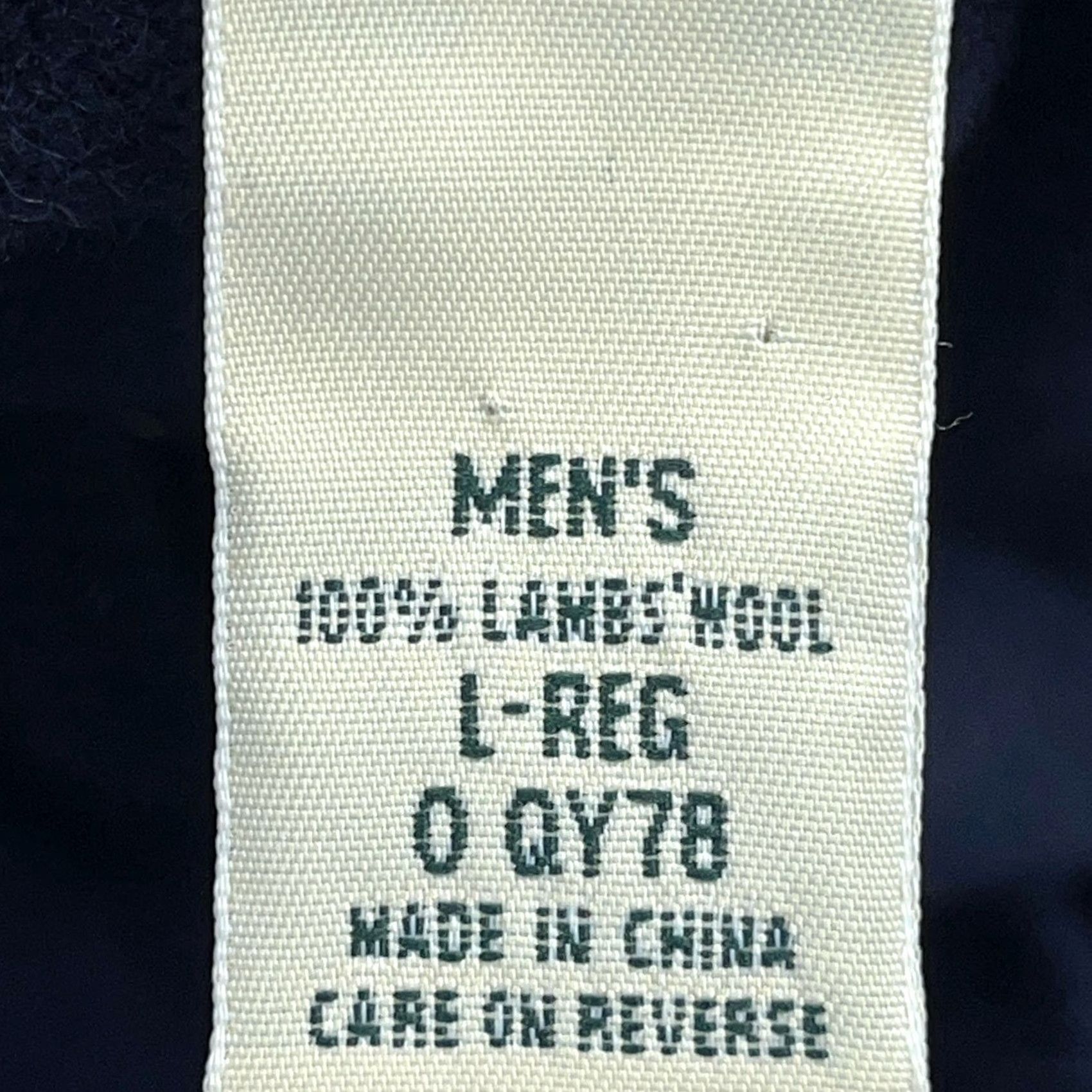 Vintage LL Bean Sweater Men Large Navy Blue Wool Knit V-Neck Pullover Lightweight casual Regular Fit Long Sleeve Size US L / EU 52-54 / 3 - 4 Thumbnail