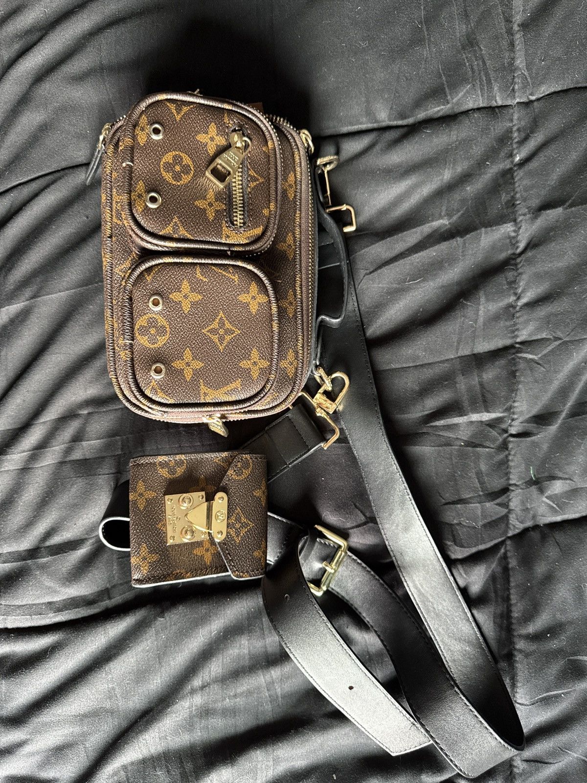 Louis Vuitton Louis Vuitton Monogram Canvas Utility Crossbody bag Size ONE SIZE - 1 Thumbnail