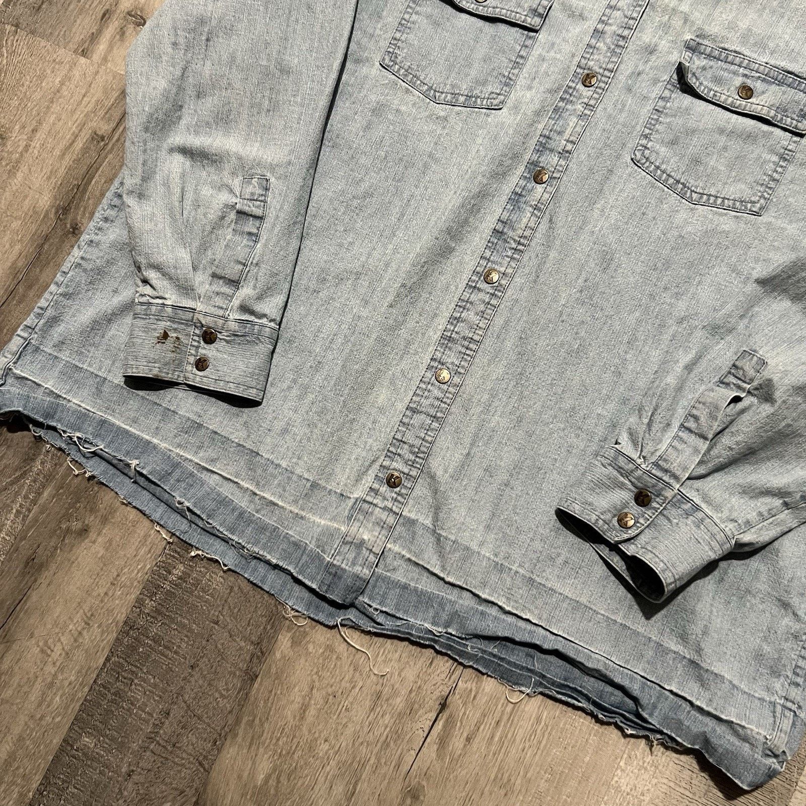 Karl Lagerfeld Karl Lagerfield Paris Denim Snap Closure Distressed Shirt Size US M / EU 48-50 / 2 - 4 Thumbnail
