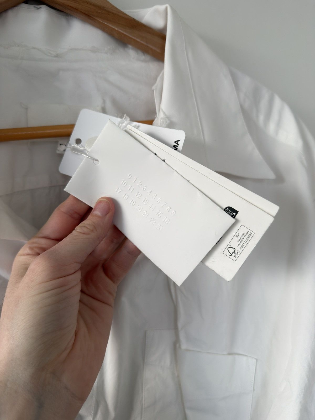 Maison Margiela BNWT Blank Label Oversized Frayed Pleated Shirt White 50 Size US L / EU 52-54 / 3 - 13 Thumbnail