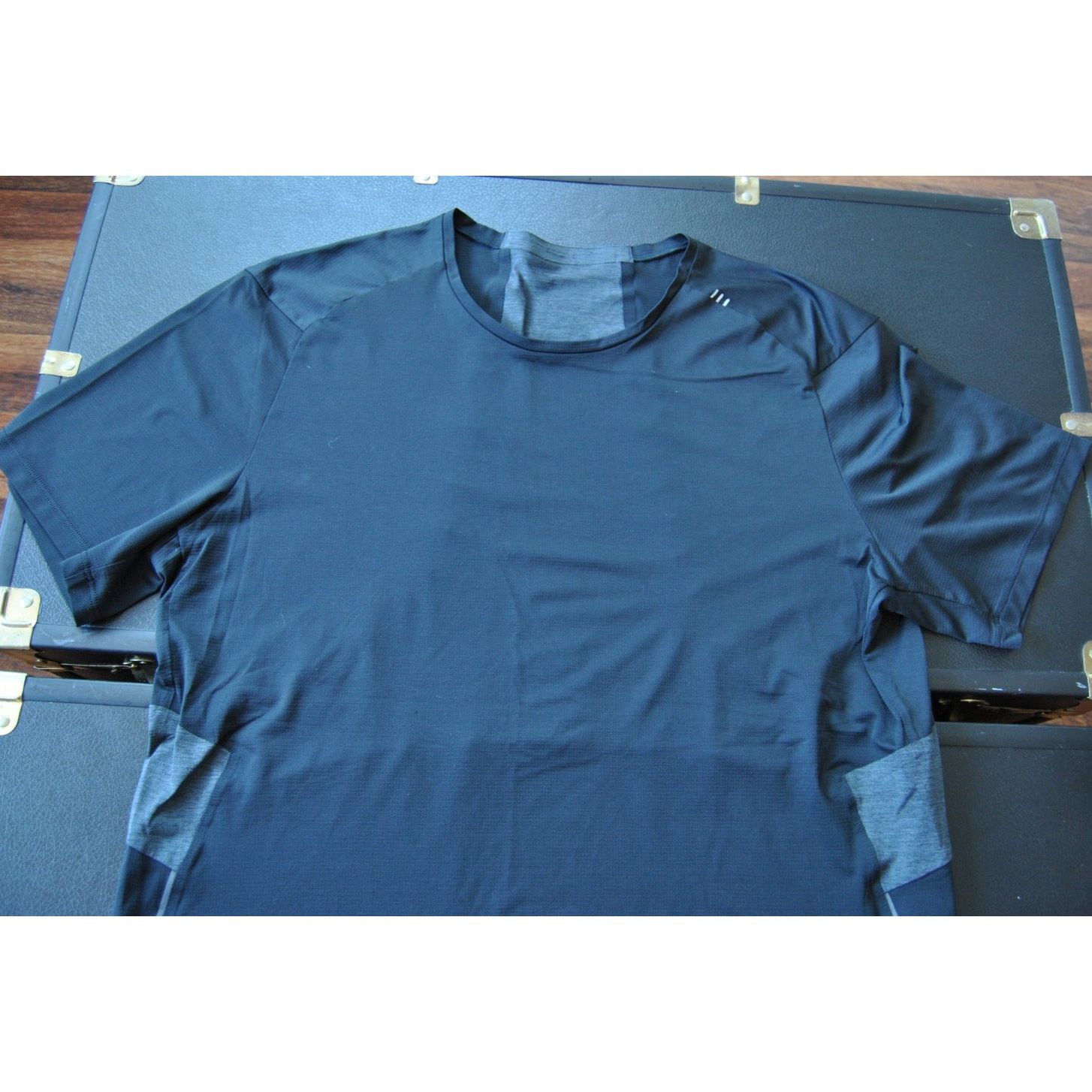 Lululemon Lululemon Two-tone Short Sleeve Shirt Size US L / EU 52-54 / 3 - 4 Thumbnail
