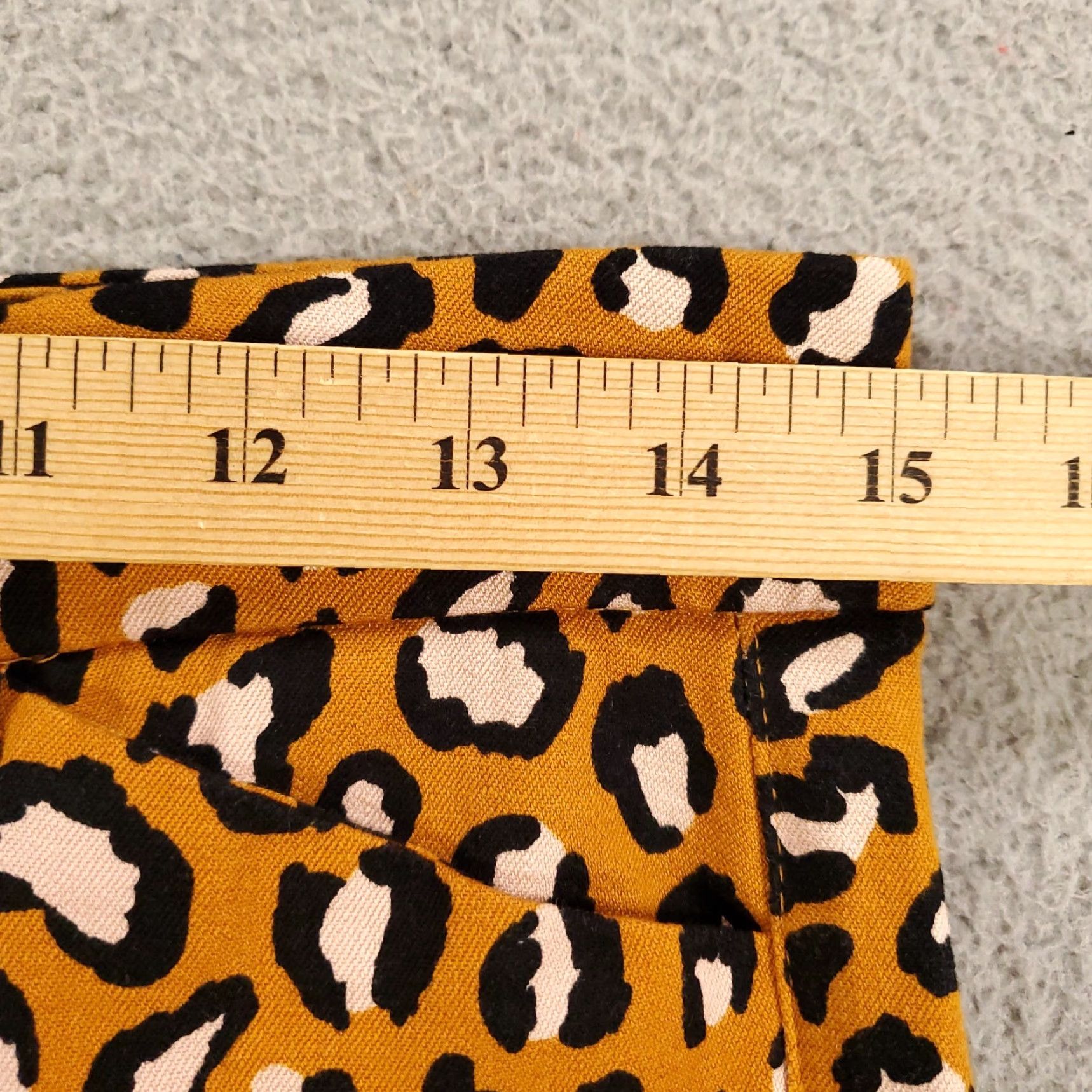 Old Navy Old Navy Leopard Print Pixie Pants Womens 4 Ankle Cheetah Stretchy 30x27 Size 27" / US 4 / IT 40 - 4 Thumbnail