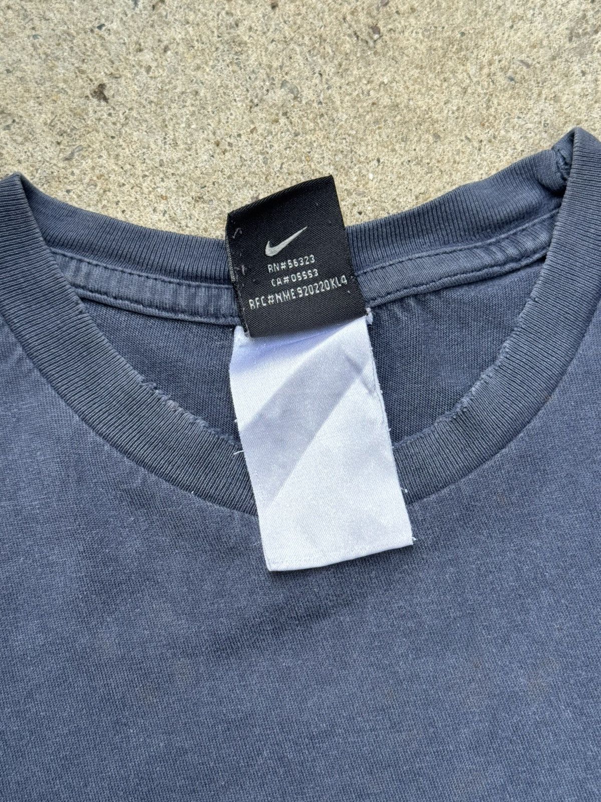 Nike Vintage Nike Town 90's T-shirt Size US L / EU 52-54 / 3 - 7 Thumbnail
