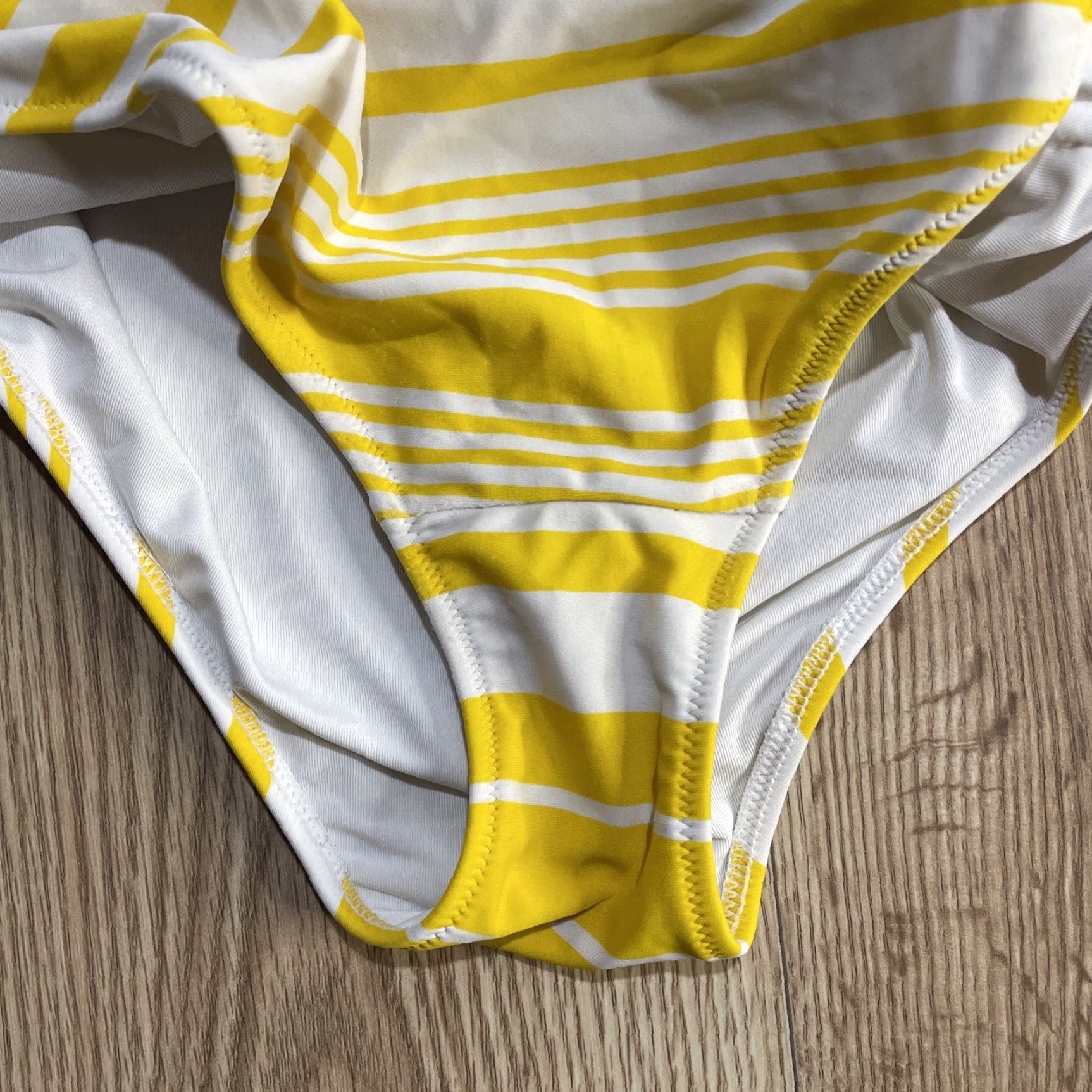 American Eagle Outfitters VINTAGE American Eagle Women's Striped One-Piece Swimsuit S Yellow Full Coverage Racerback Layered Size ONE SIZE - 6 Thumbnail