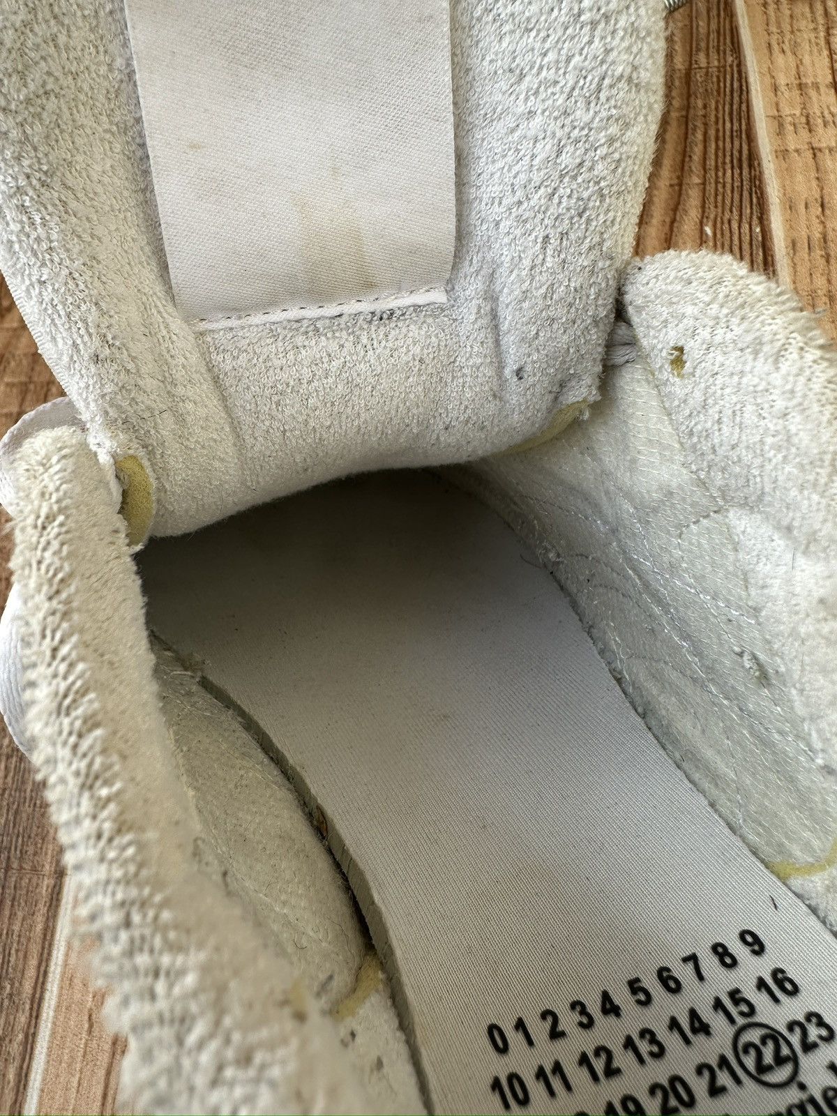 Maison Margiela × Reebok Reebok x Maison Margiela Classic Leather Tabi Sneakers Size US 9.5 / EU 42-43 - 21 Thumbnail