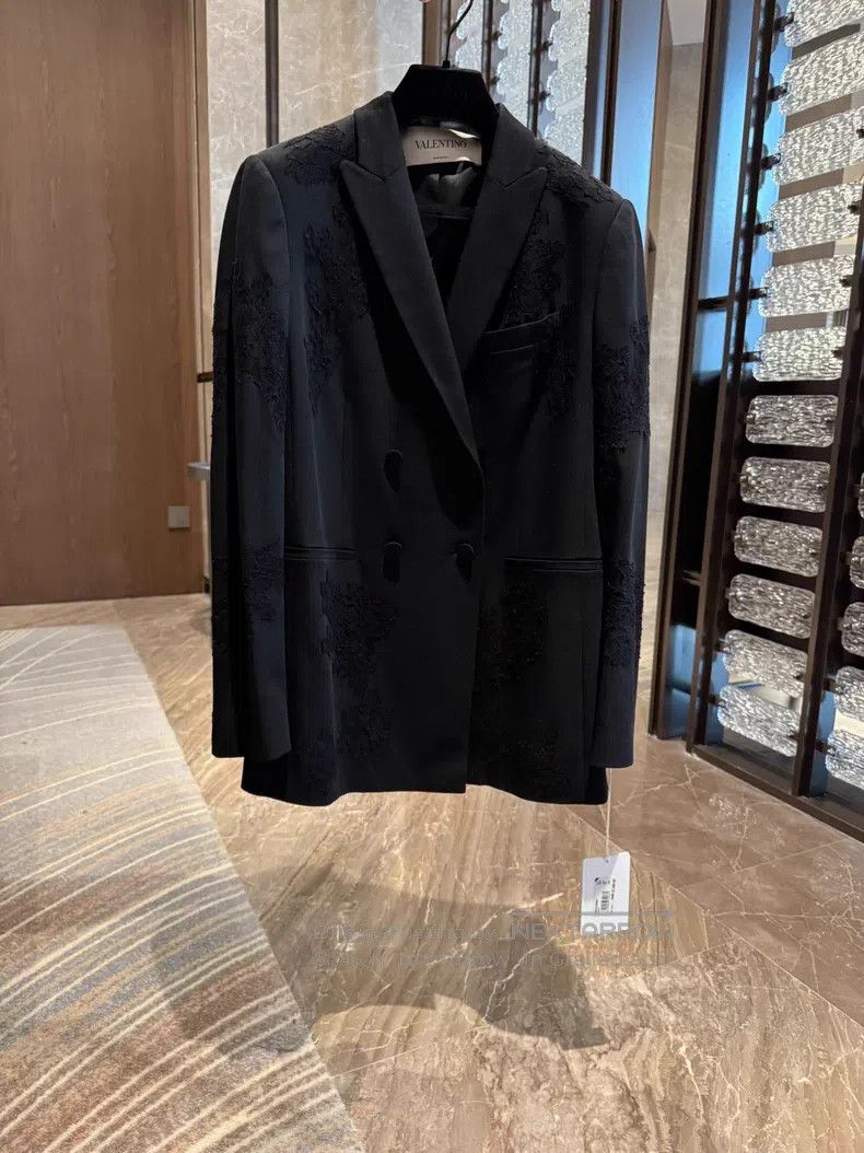 Valentino Valentino Black blazer Size 44S - 1 Thumbnail