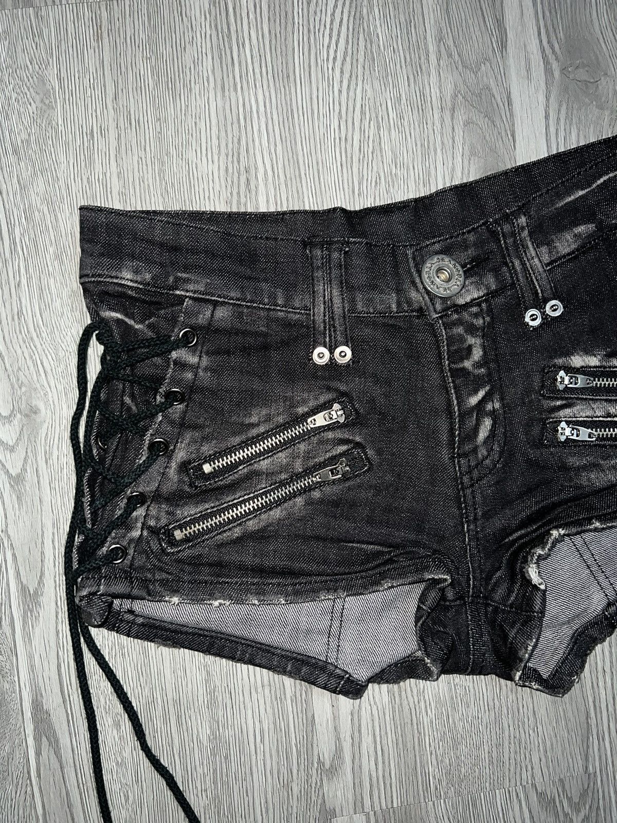 Japanese Brand D.i.a gyaru black denim short 🖤🦋 Size 24" / US 00 / IT 34 - 8 Thumbnail