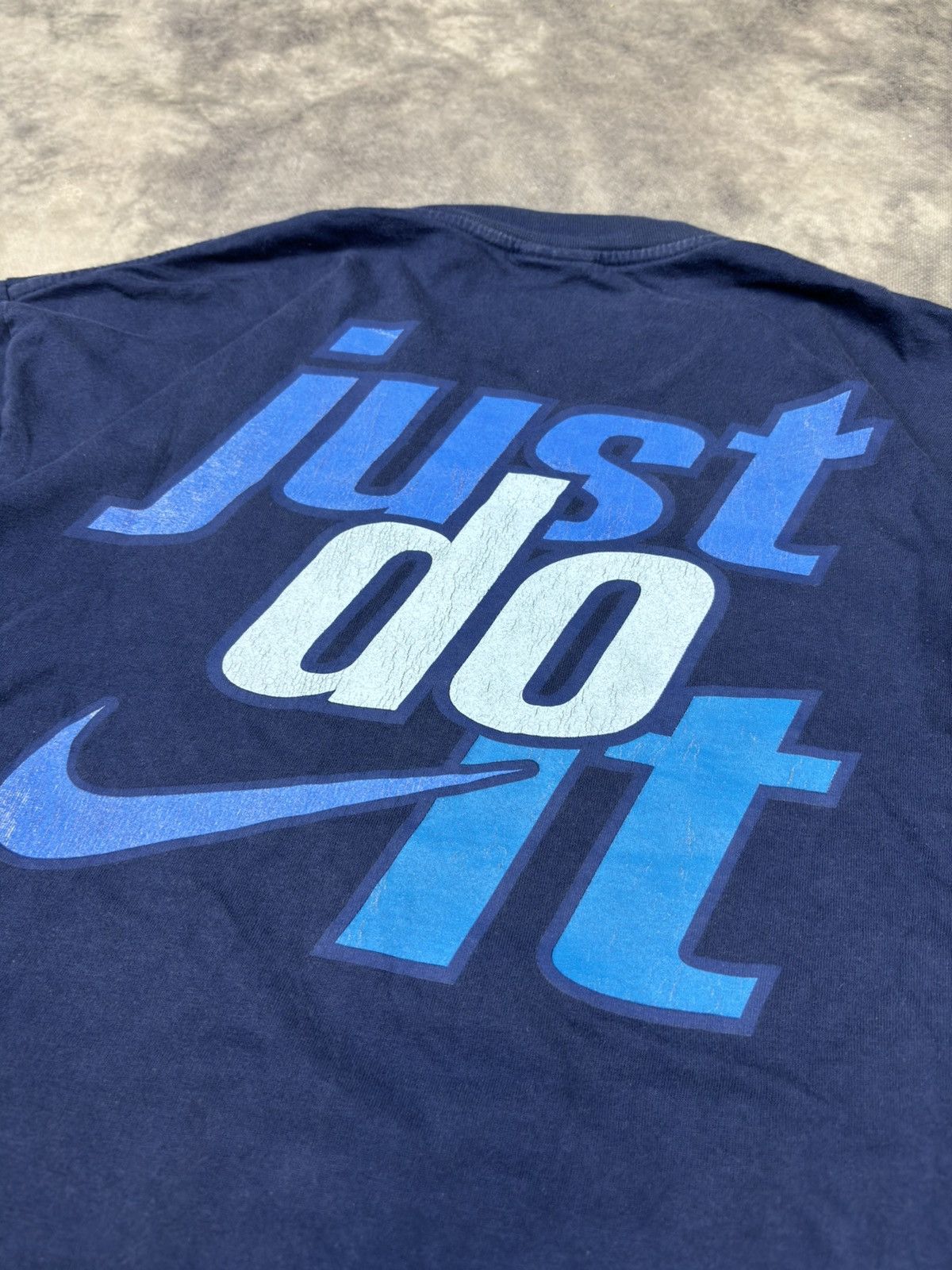 Nike × Vintage Vintage Y2K Nike Spellout Big Logo Faded T-Shirt Size US L / EU 52-54 / 3 - 2 Thumbnail