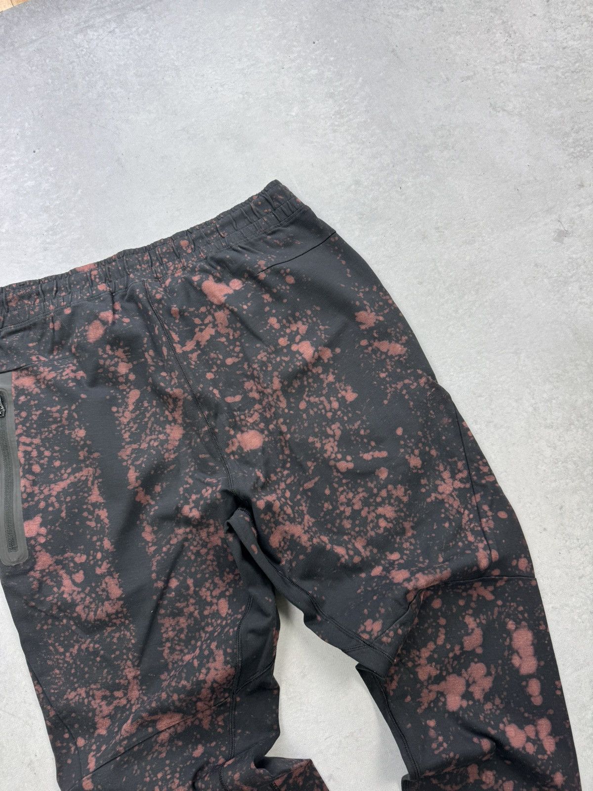 Nike Hype Nike Tech Fleece Size L Y2K Custom Skeletone Style Size US 32 / EU 48 - 10 Thumbnail