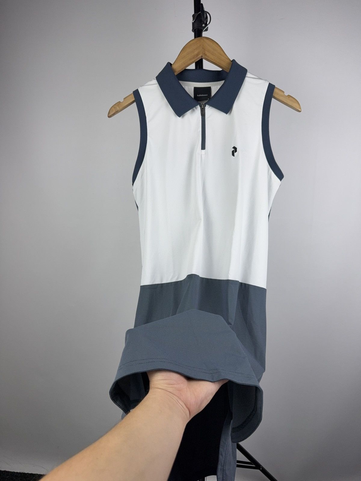 Peak Performance Outdoor Gorpcore Peak Performance midi dress Y2K Size M / US 6-8 / IT 42-44 - 3 Thumbnail