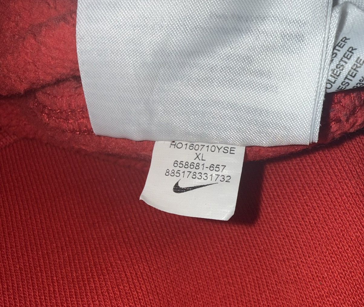 Nike Nike Team Red Crewneck Sweatshirt - Right Chest Swoosh Size US XL / EU 56 / 4 - 10 Thumbnail